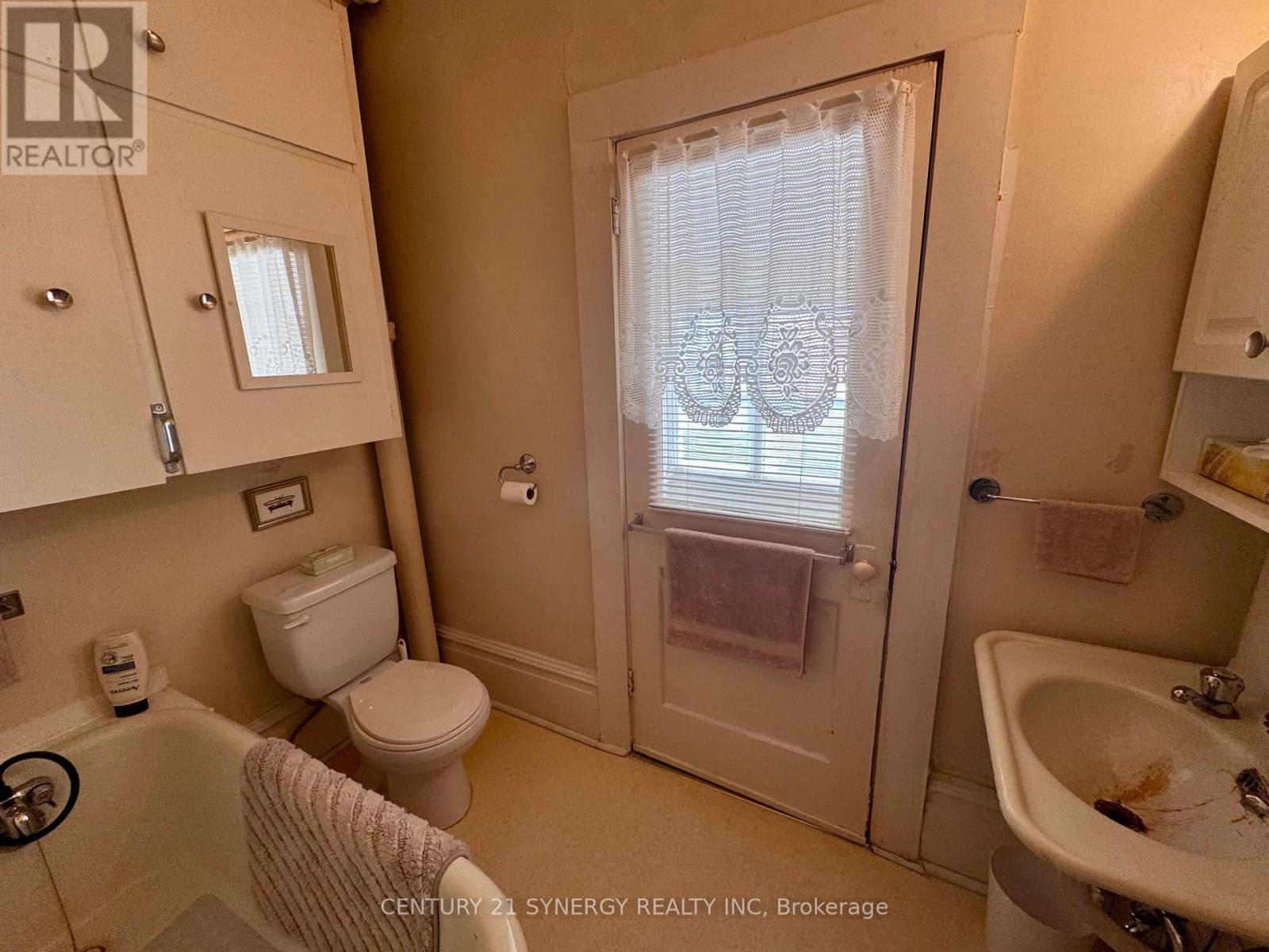 86 Brockville Street, Smiths Falls, Ontario  K7A 3Y2 - Photo 14 - X12140126