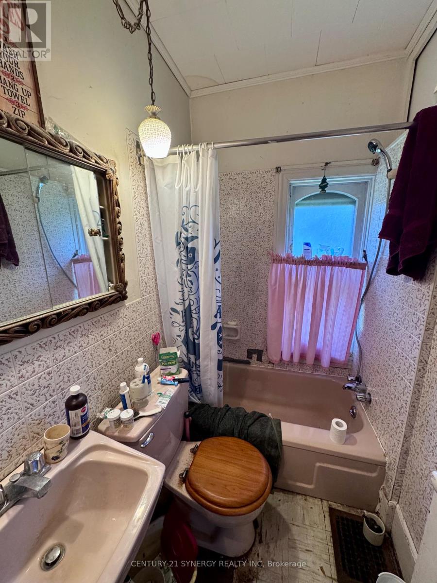 86 Brockville Street, Smiths Falls, Ontario  K7A 3Y2 - Photo 25 - X12140126