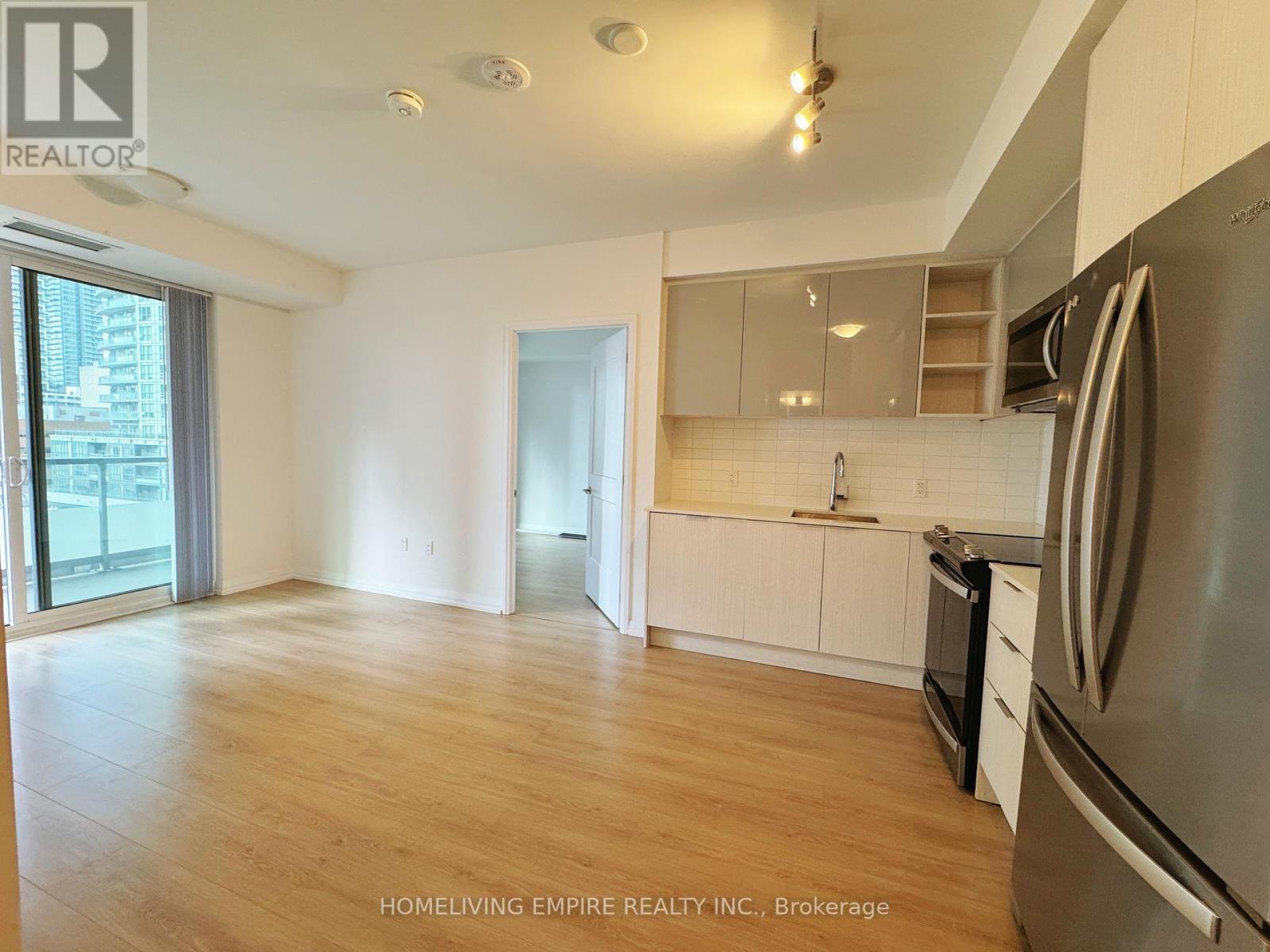 918 - 50 Dunfield Avenue, Toronto, Ontario  M4S 3A4 - Photo 2 - C12140138