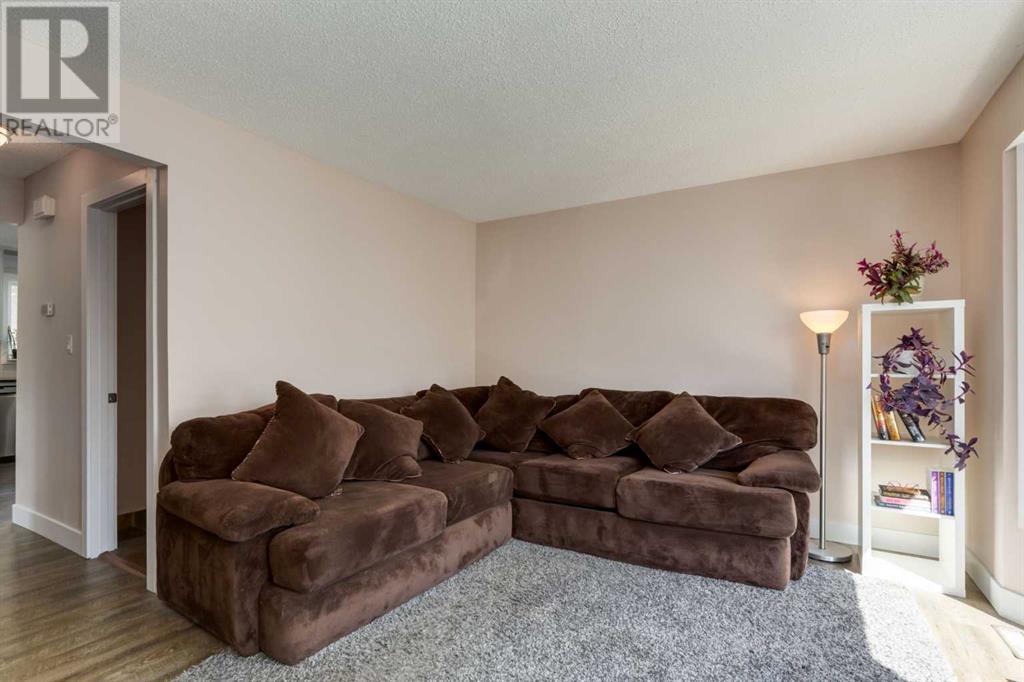 Property at 59 Cedarwood Rise SW image 5