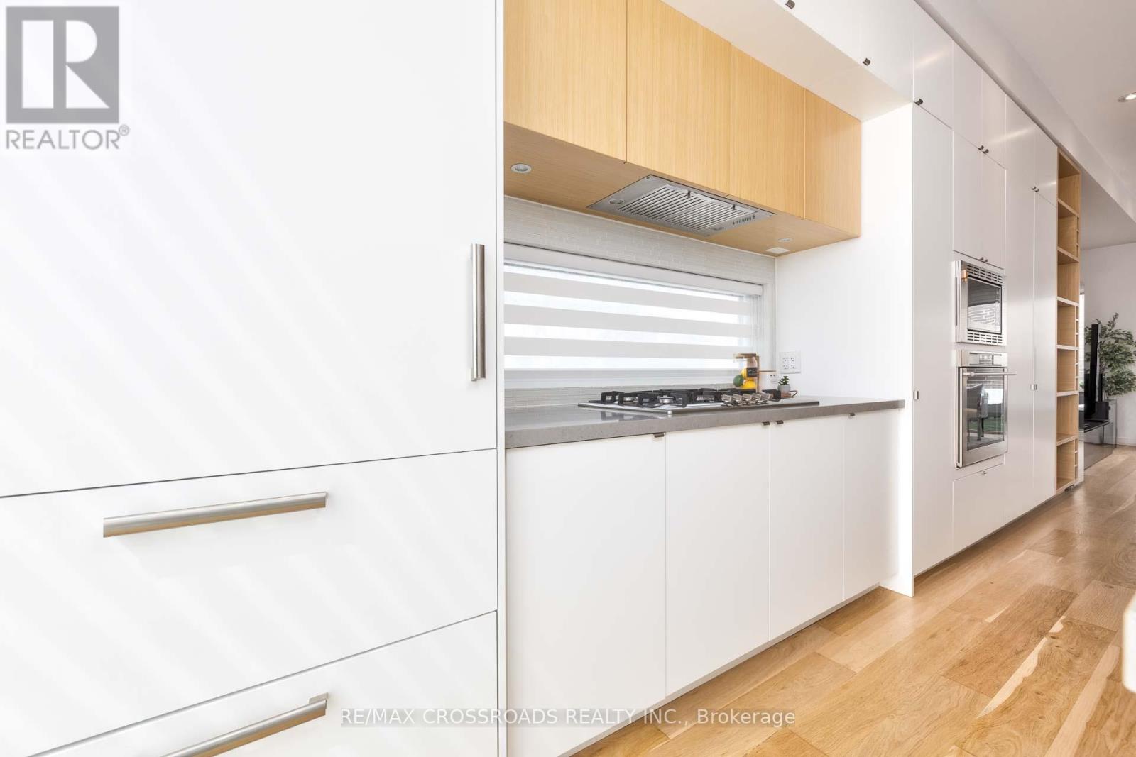 536a Eglinton Avenue E, Toronto, Ontario  M4P 1N9 - Photo 19 - C12139988