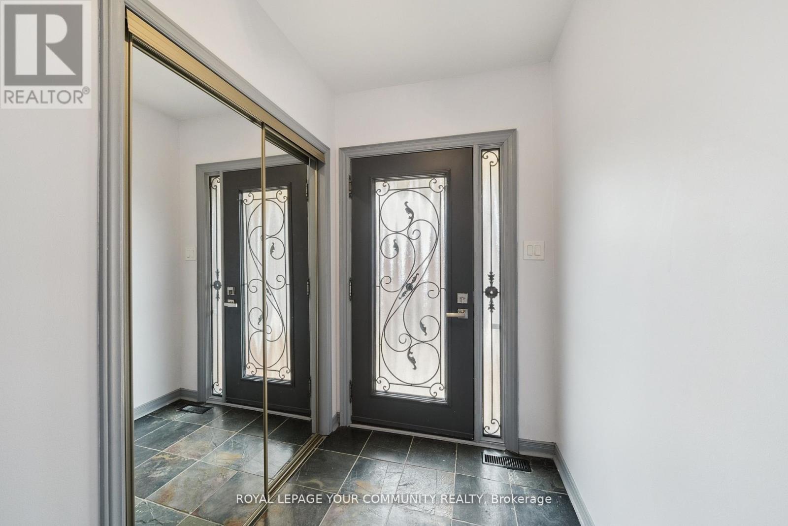 105 Redondo Drive, Vaughan, Ontario  L4J 7S6 - Photo 2 - N12138142