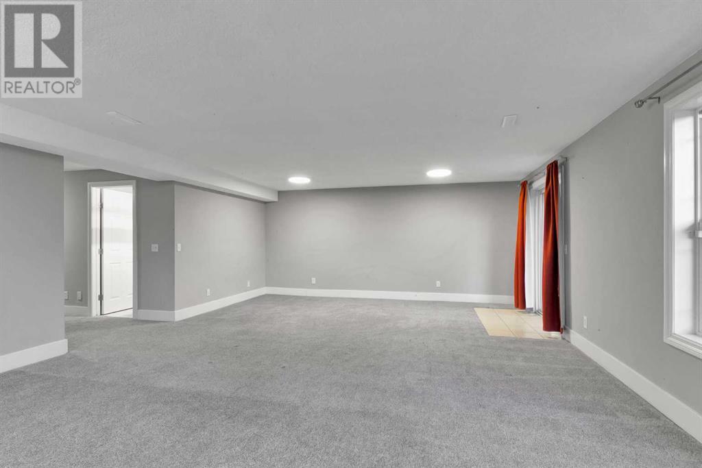 197 Royal Crest View Nw, Calgary, Alberta  T3G 5W4 - Photo 24 - A2201464