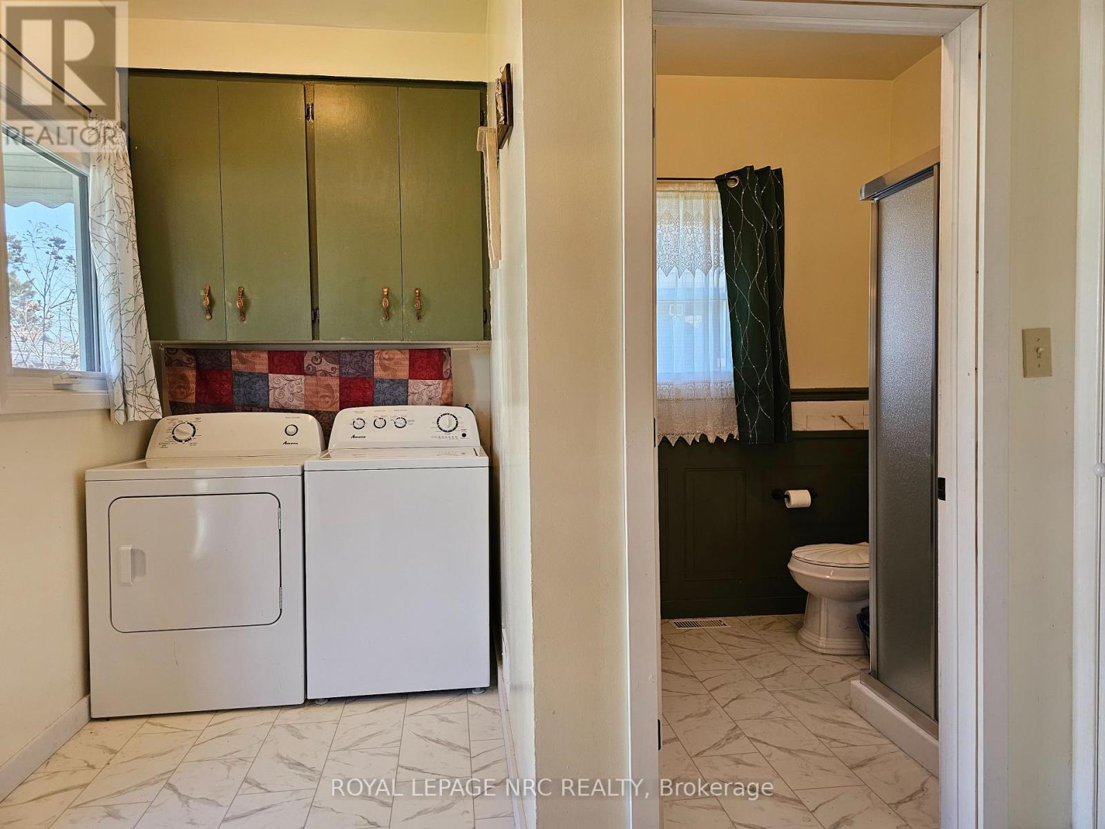58 Christmas Street, Port Colborne, Ontario  L3K 1M5 - Photo 12 - X12140172