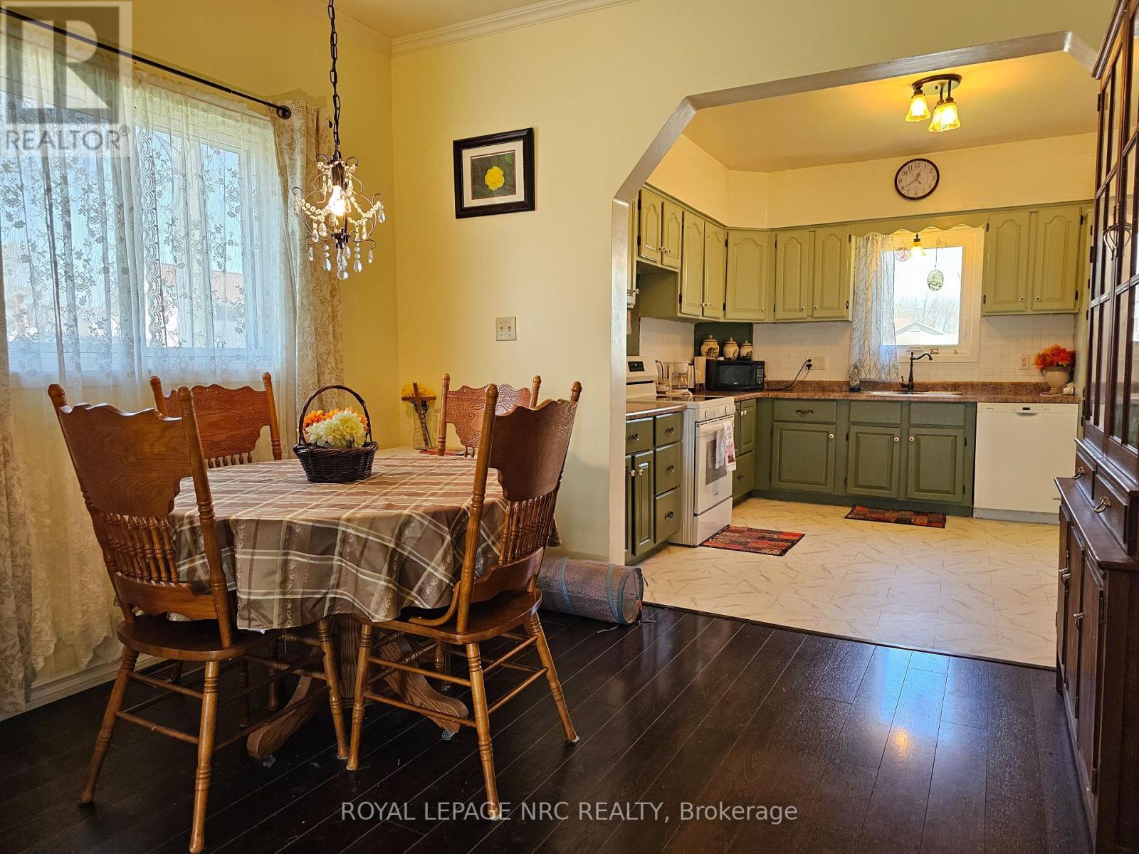 58 Christmas Street, Port Colborne, Ontario  L3K 1M5 - Photo 18 - X12140172