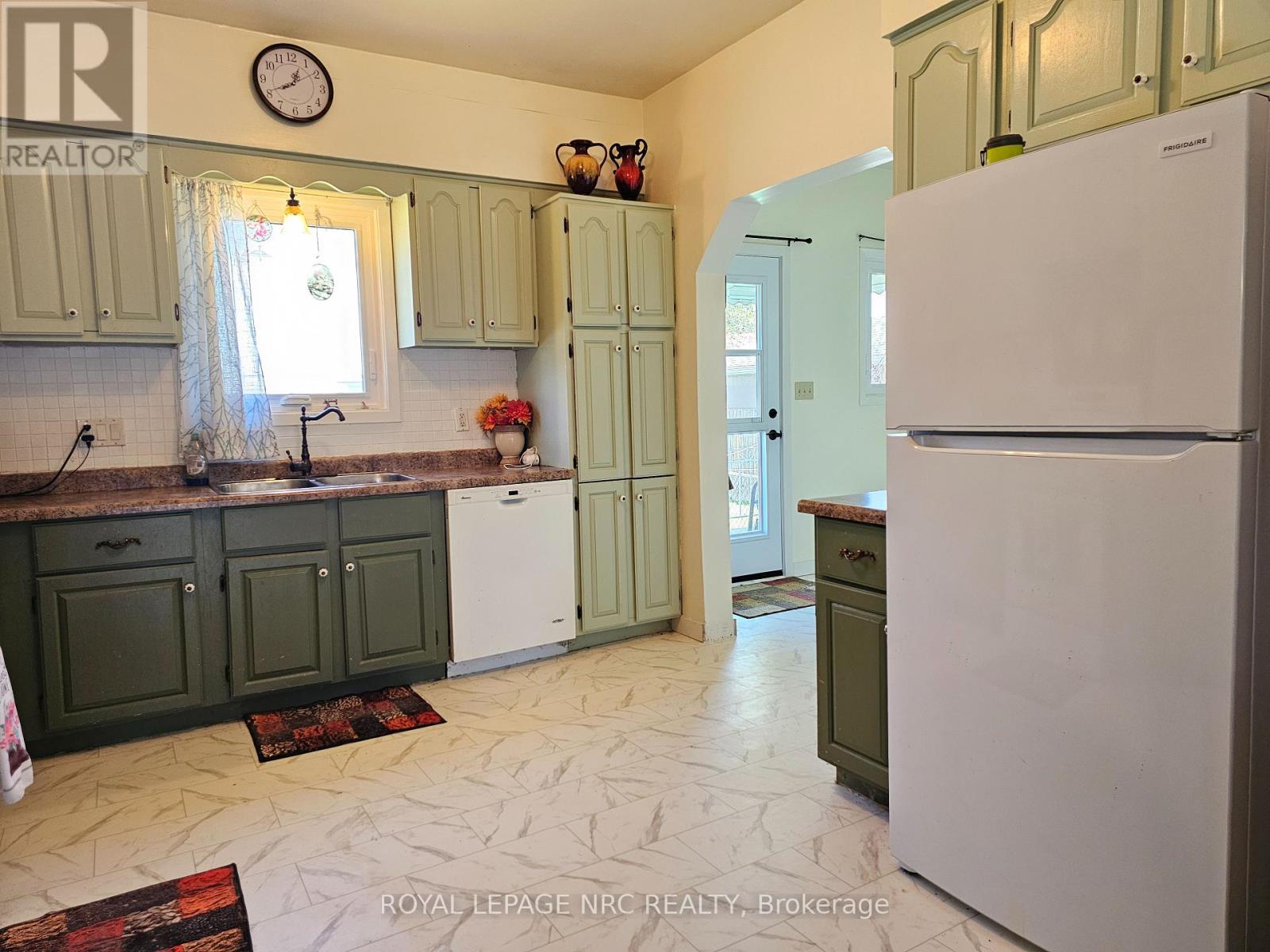 58 Christmas Street, Port Colborne, Ontario  L3K 1M5 - Photo 21 - X12140172