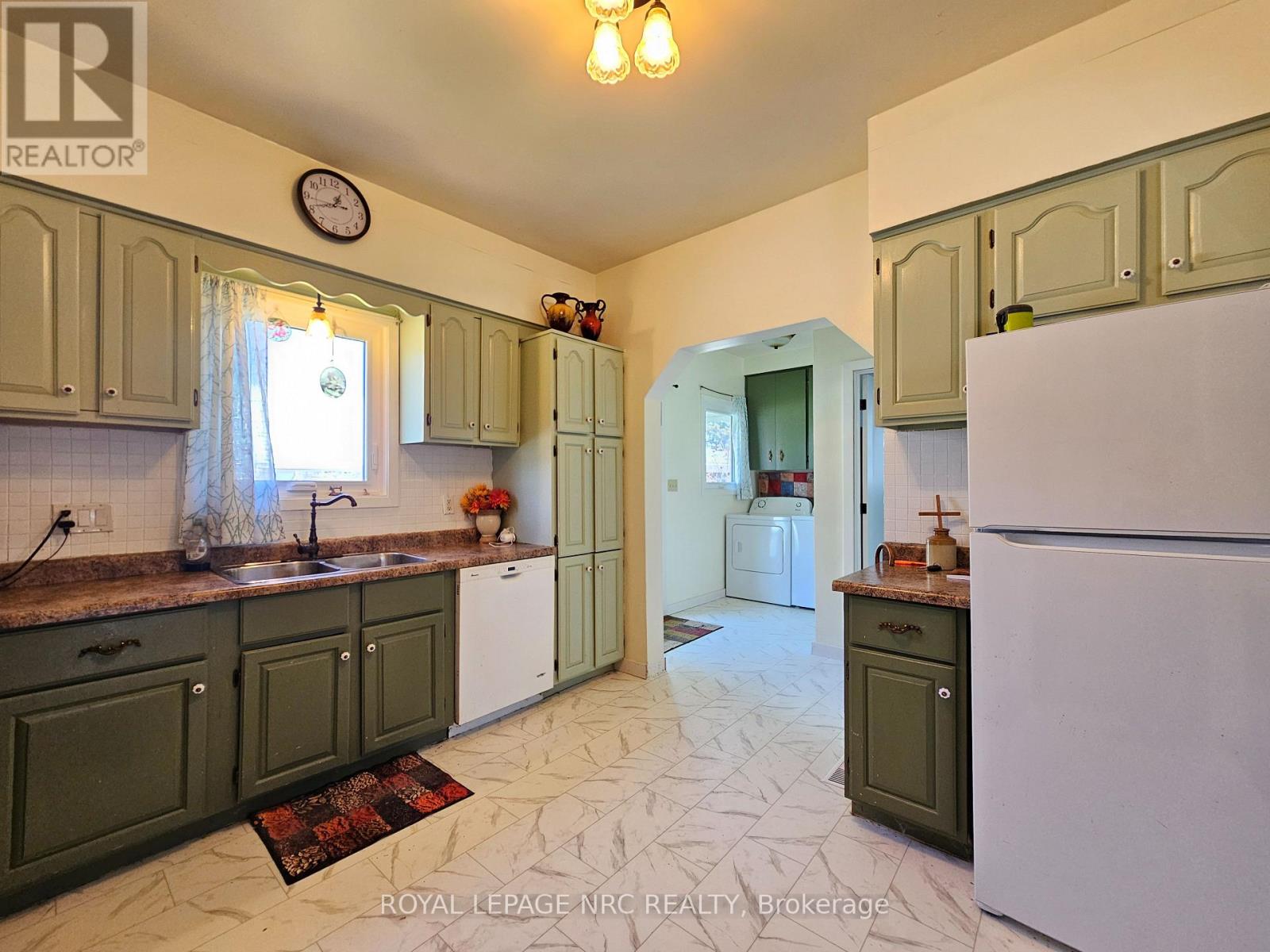 58 Christmas Street, Port Colborne, Ontario  L3K 1M5 - Photo 23 - X12140172