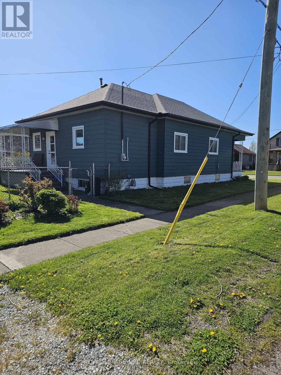 58 Christmas Street, Port Colborne, Ontario  L3K 1M5 - Photo 25 - X12140172