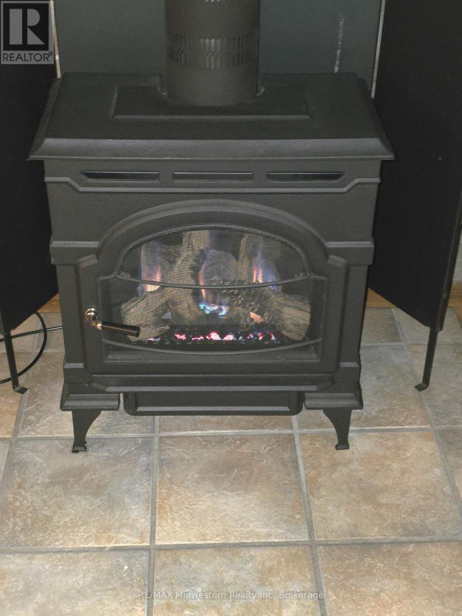467 Bruce Road 13 Road, Native Leased Lands, Ontario  N0H 2L0 - Photo 19 - X12140181