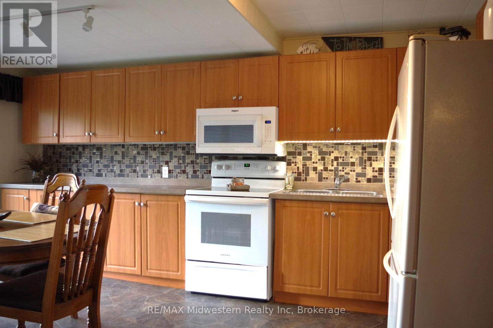 467 Bruce Road 13 Road, Native Leased Lands, Ontario  N0H 2L0 - Photo 22 - X12140181