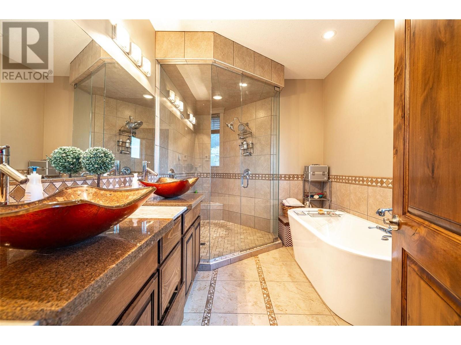 6205 6 Highway, Coldstream, British Columbia  V1B 3C7 - Photo 42 - 10347245