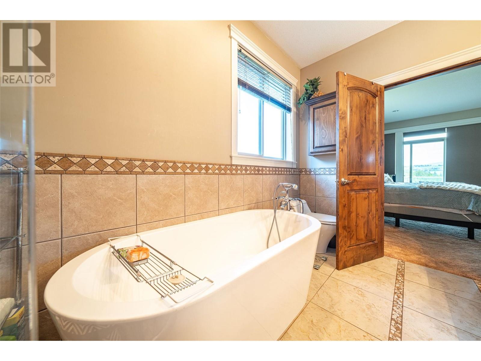 6205 6 Highway, Coldstream, British Columbia  V1B 3C7 - Photo 44 - 10347245