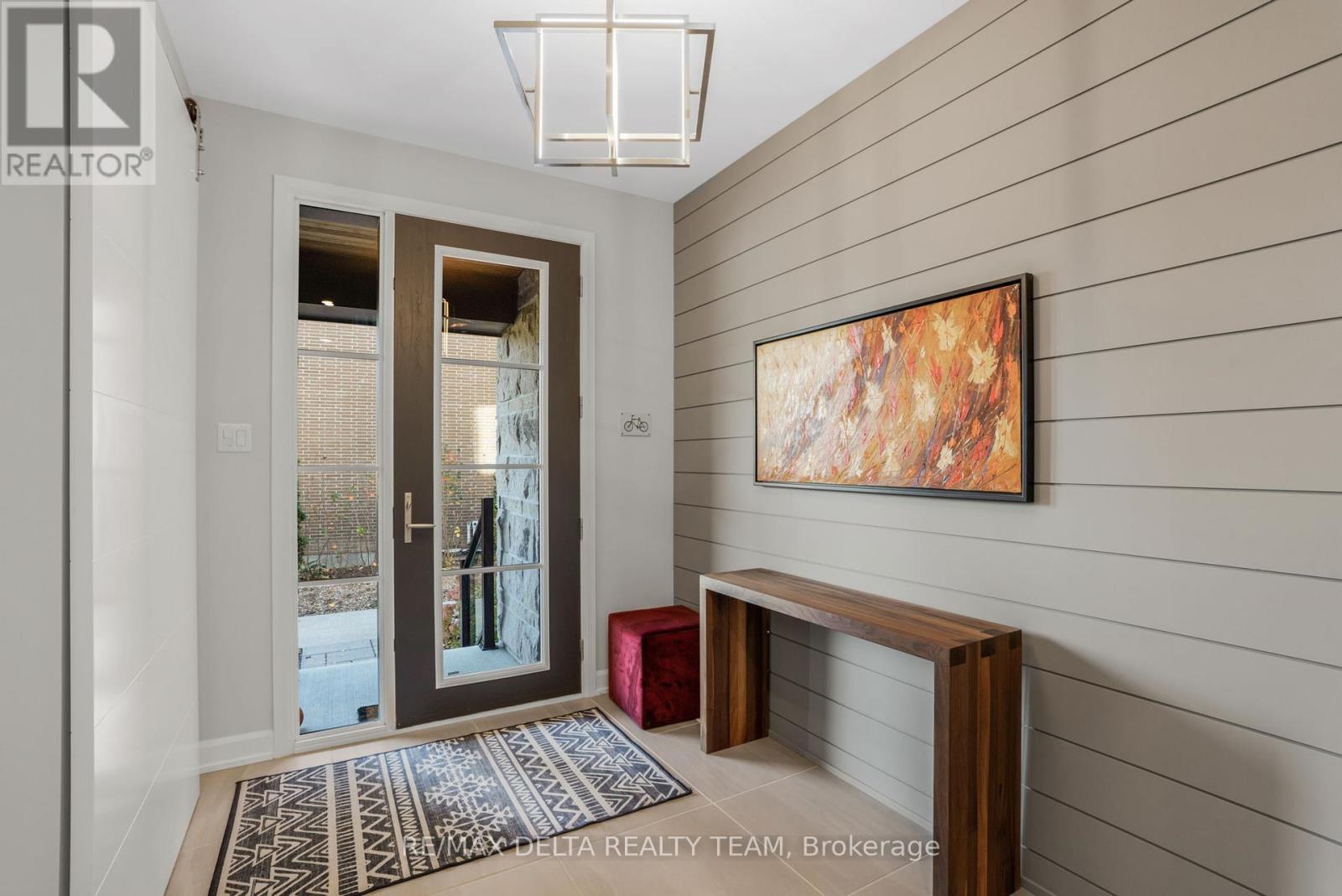 Property at 304 SANCTUARY PRIVATE image 4