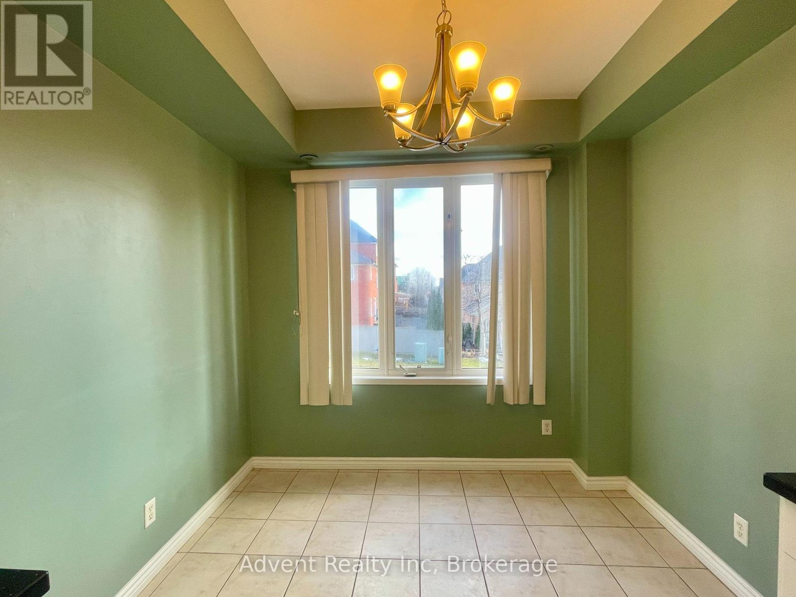 77 Beresford Drive, Richmond Hill, Ontario  L4B 4J5 - Photo 6 - N12102029