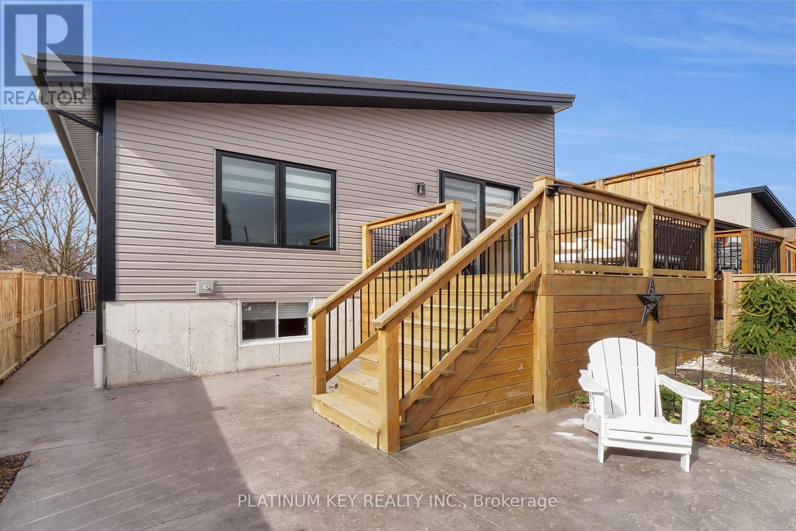 71 Clara Crescent, Chatham-Kent (Chatham), Ontario  N7M 0R8 - Photo 30 - X12044283