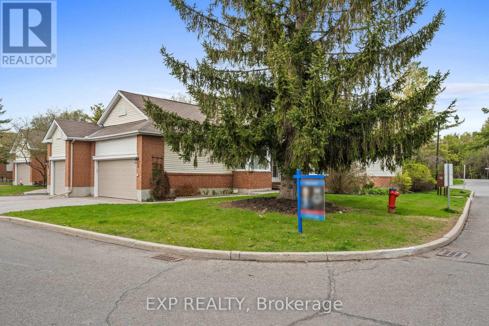 Property at 1 HEATHER GLEN COURT image 5