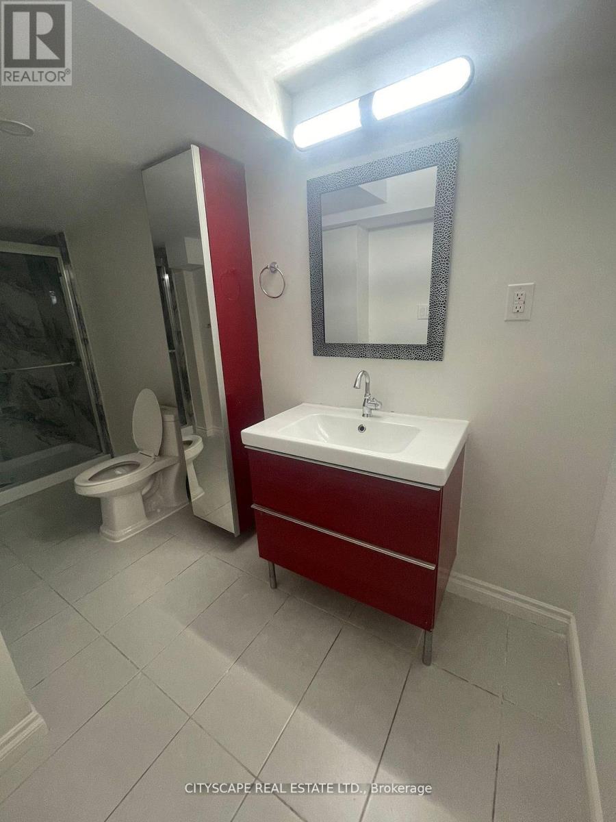 1048 Zimmerman Crescent, Milton, Ontario  L9T 5S8 - Photo 15 - W12140191