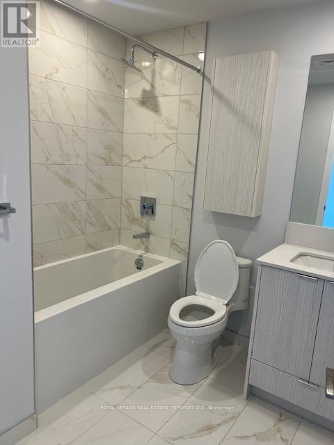 4510 - 430 Square One Drive, Mississauga (City Centre), Ontario  L5B 0L6 - Photo 7 - W12140192