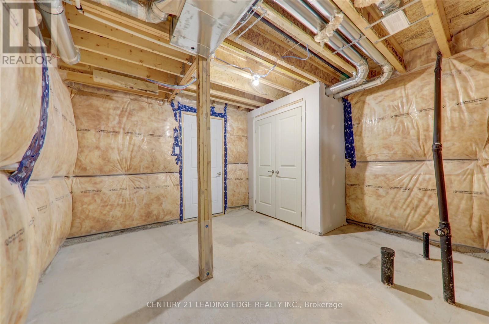 9 Molnar Crescent, Brantford, Ontario  N3T 0X3 - Photo 42 - X12140201