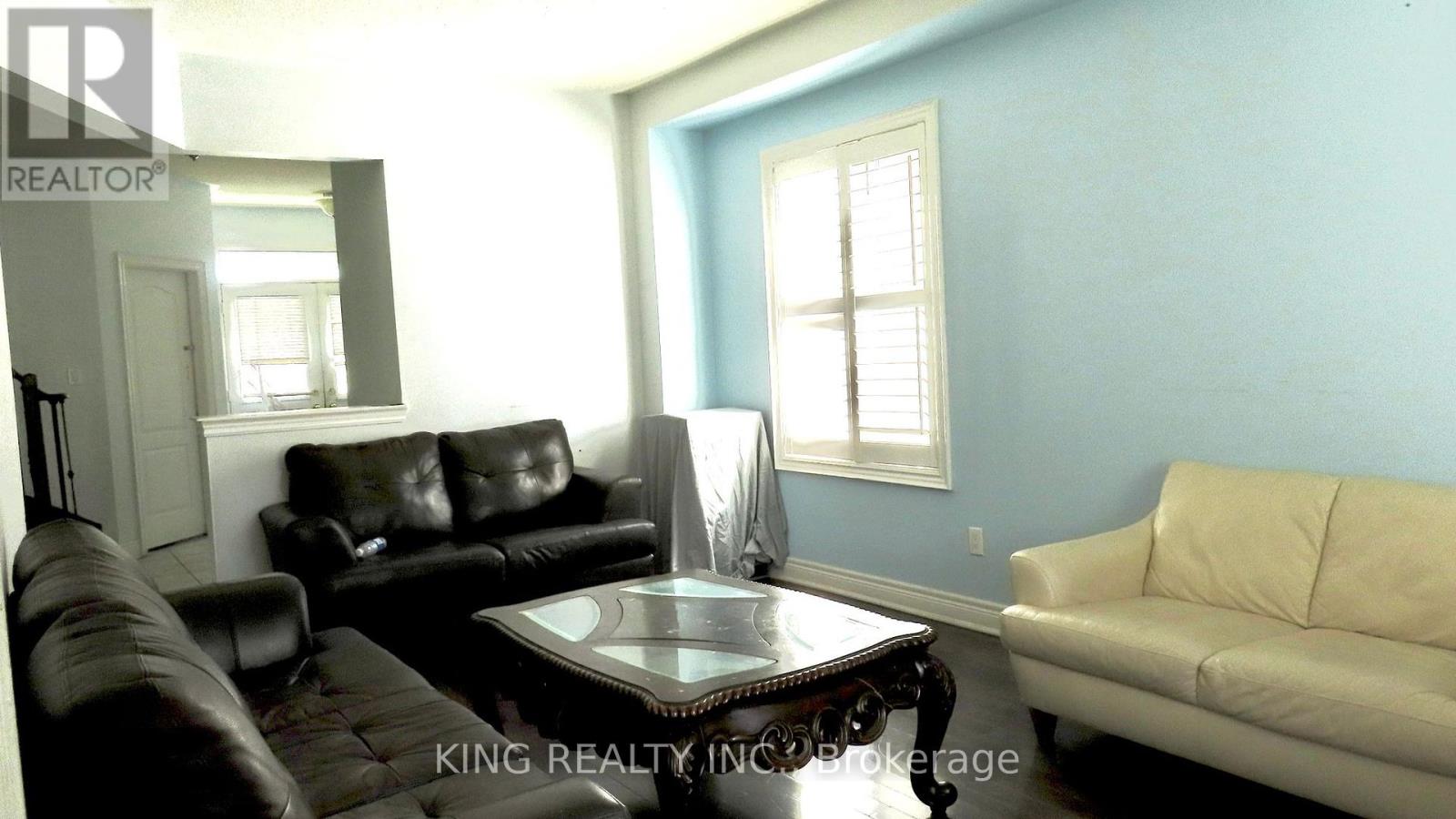 34 Lynnvalley Crescent, Brampton, Ontario  L6P 2E1 - Photo 7 - W12123076