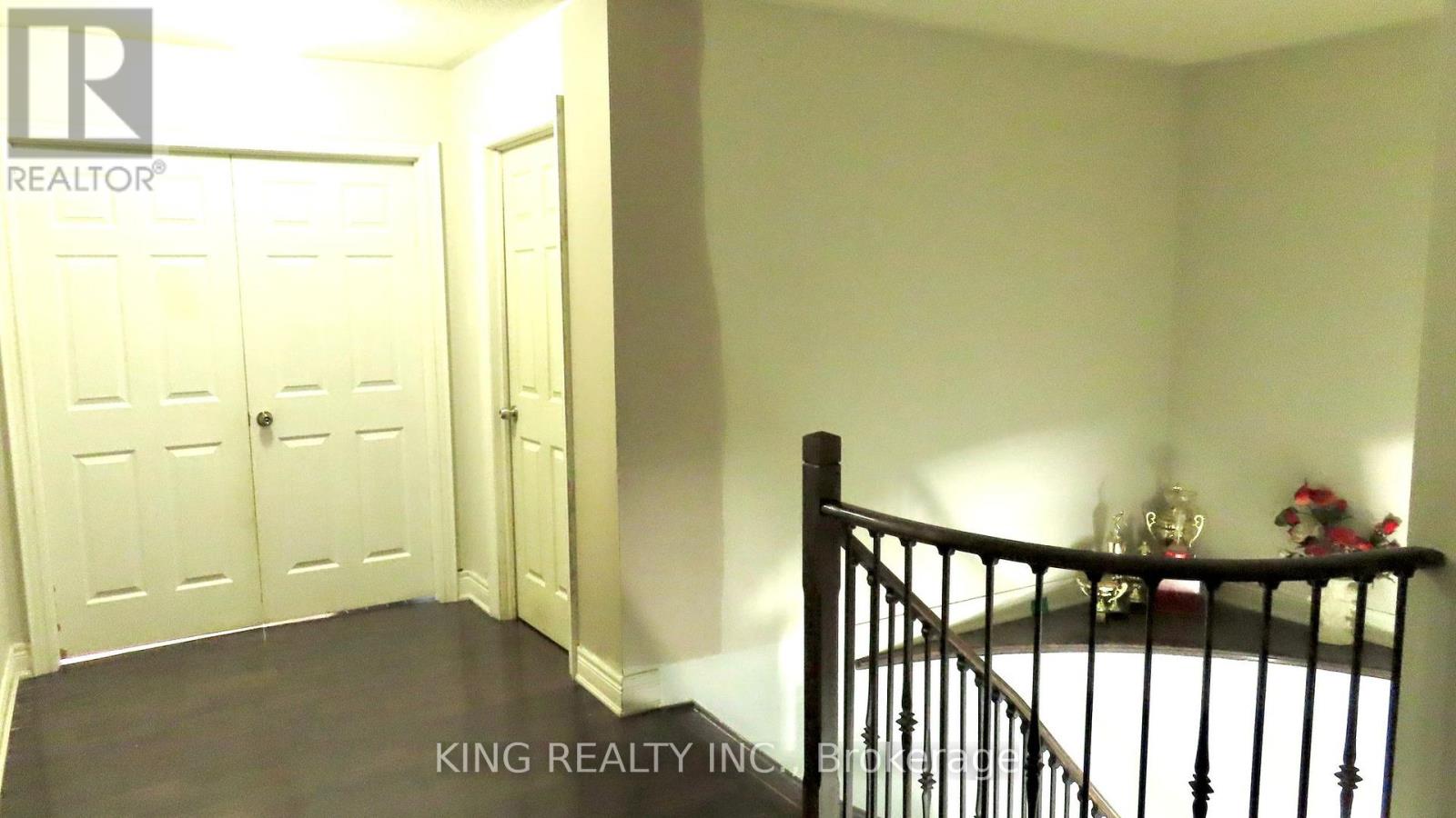 34 Lynnvalley Crescent, Brampton, Ontario  L6P 2E1 - Photo 8 - W12123076