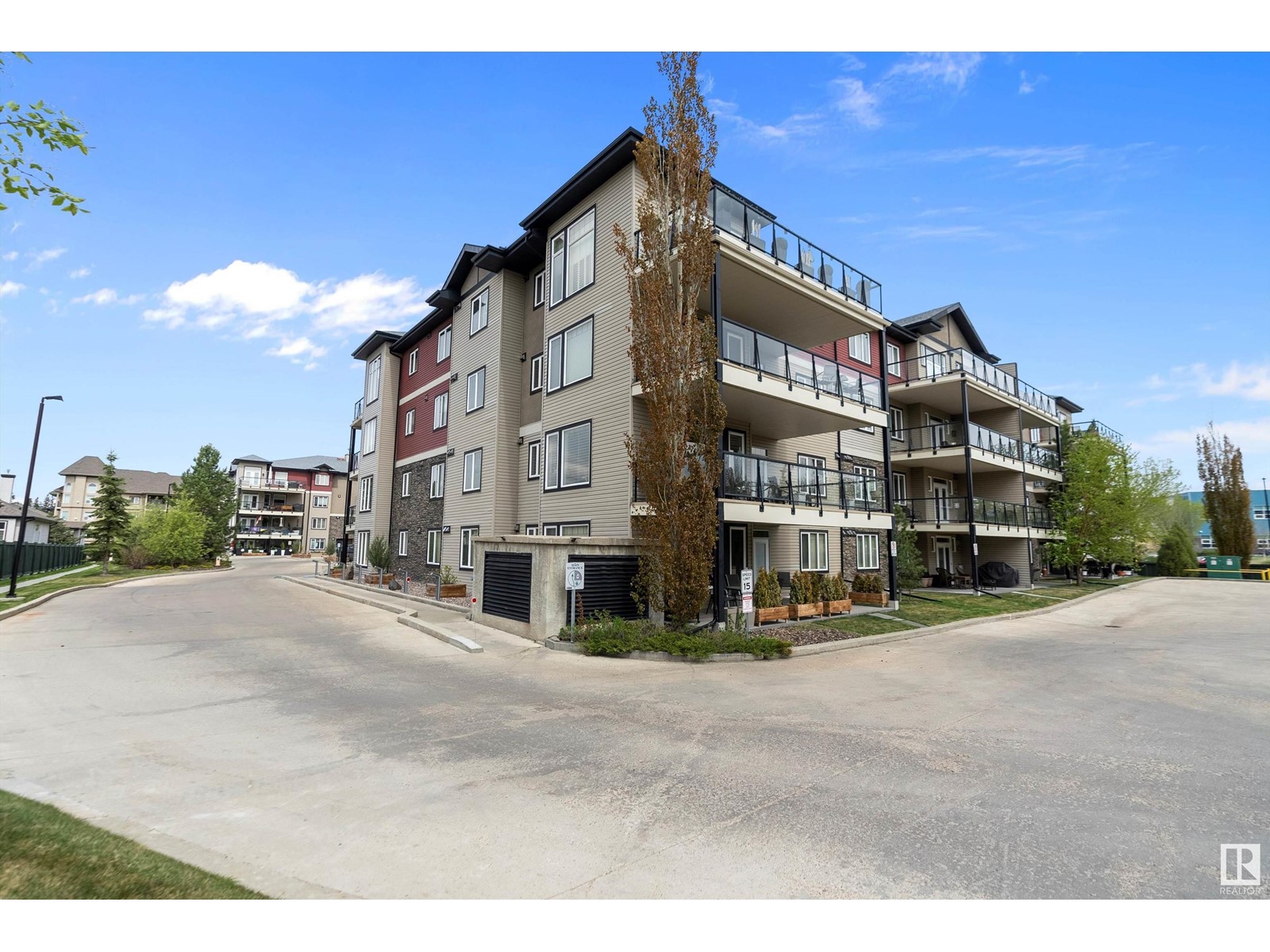 Property at #205 12408 15 AV SW image 3
