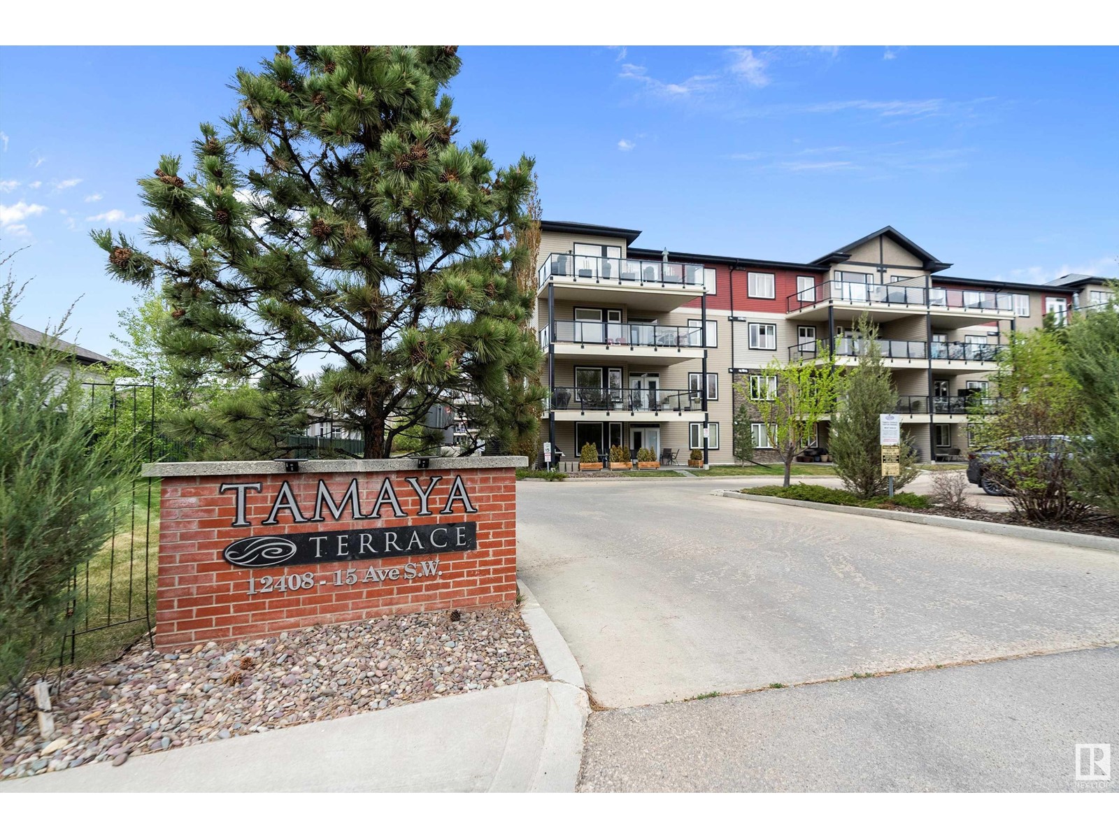 Property at #205 12408 15 AV SW image 2