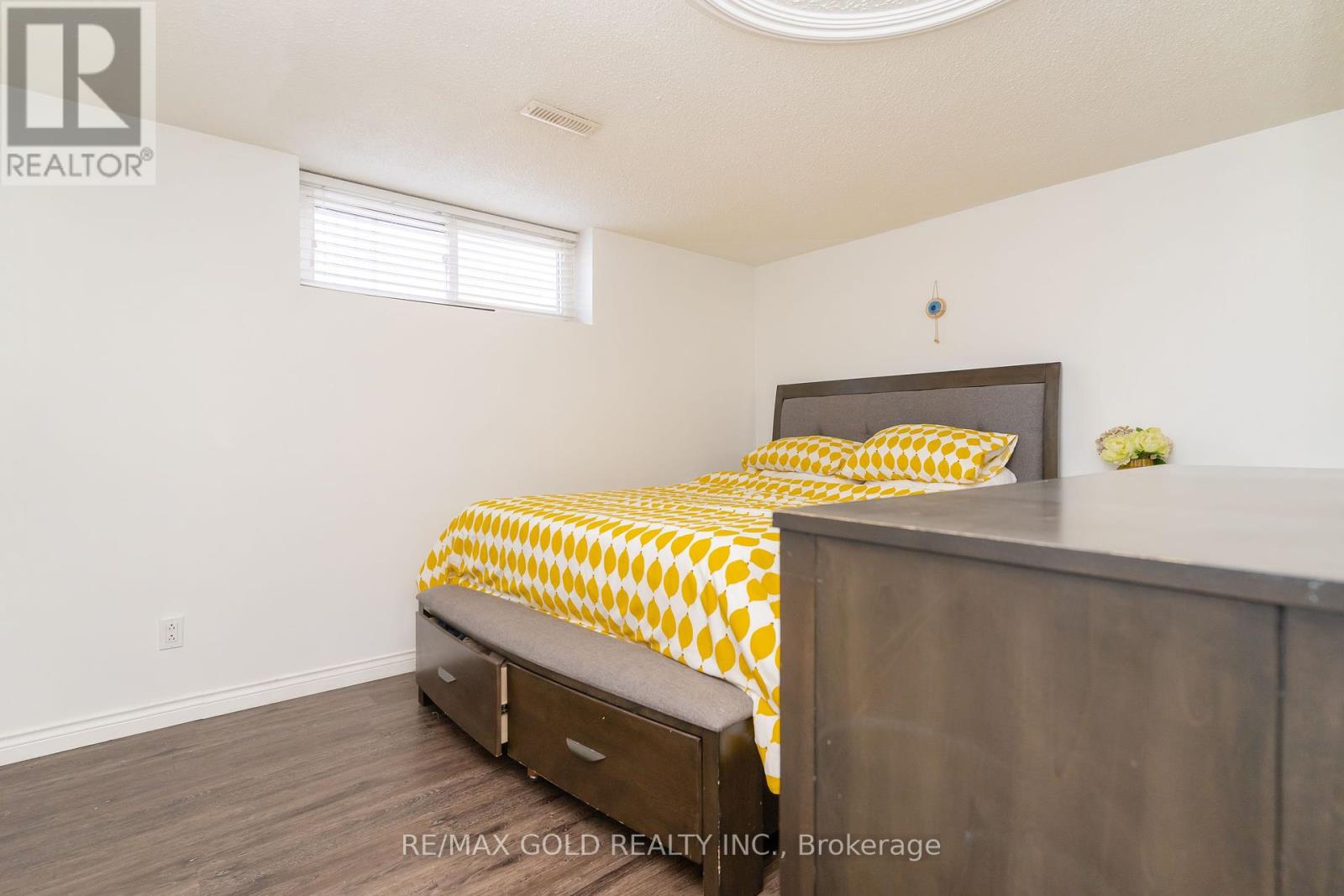 59 Seacliff Boulevard, Toronto, Ontario  M9L 2G7 - Photo 38 - W12136778
