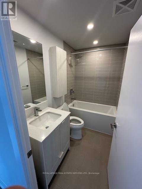 3601 - 430 Square One Drive, Mississauga (City Centre), Ontario  L5B 0L7 - Photo 8 - W12140214
