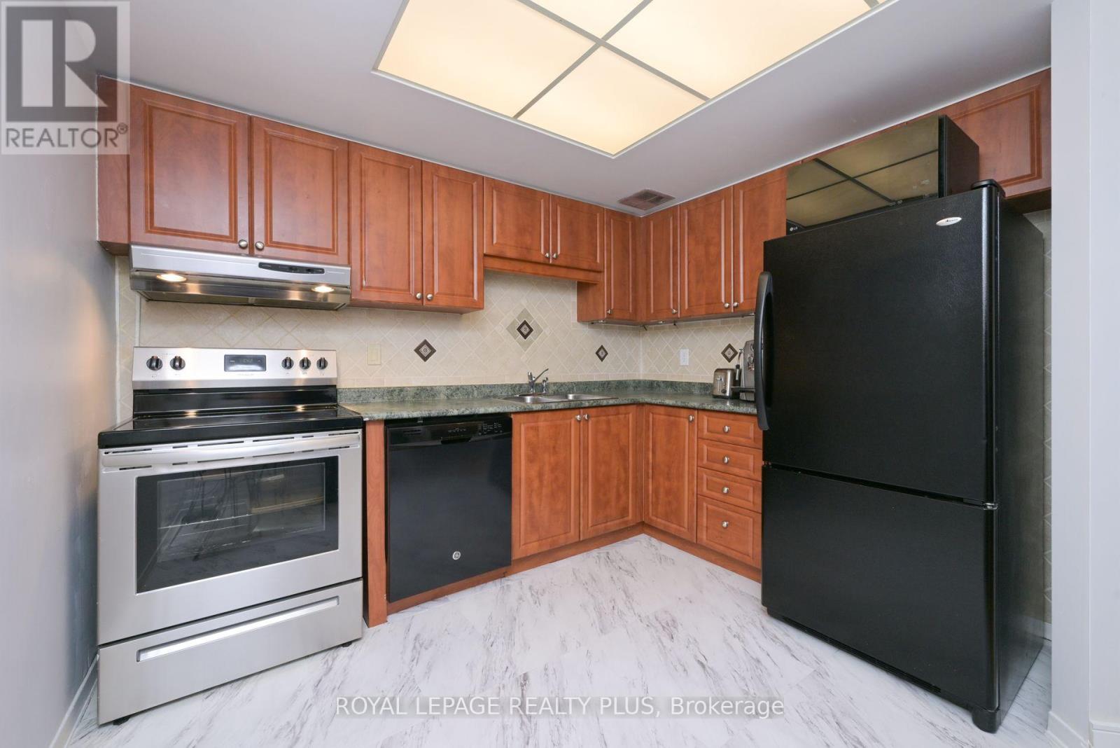 2306 - 8 Lisa Street, Brampton (Queen Street Corridor), Ontario  L6T 4S6 - Photo 10 - W12140231