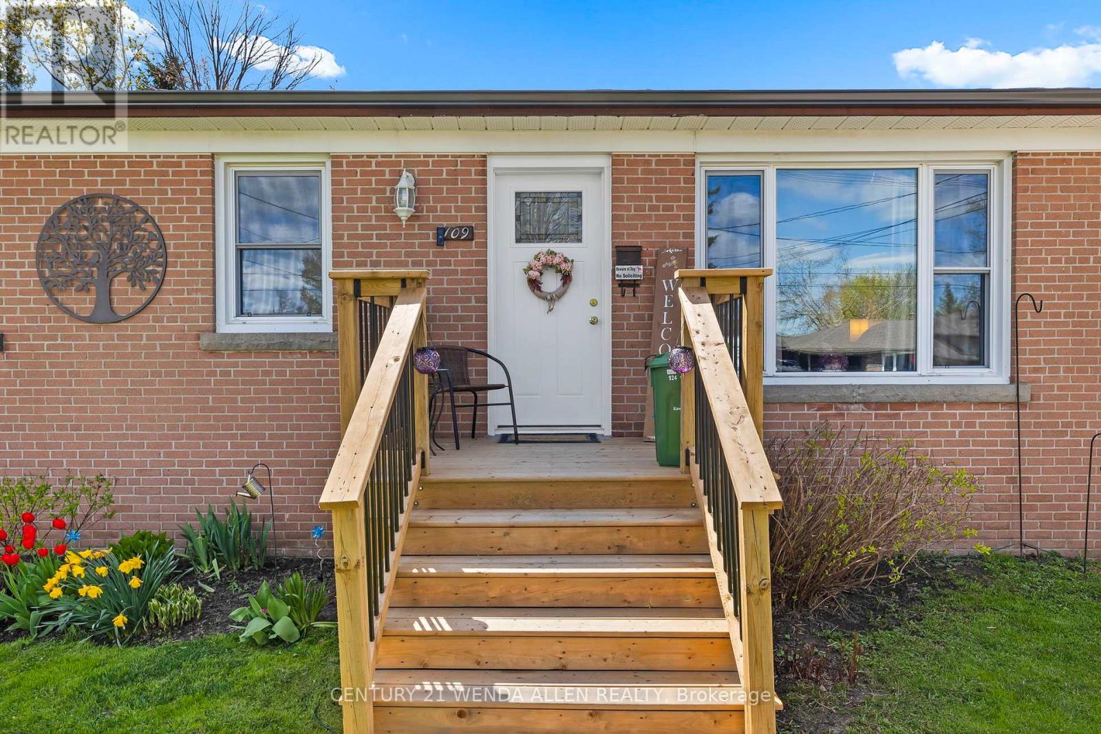 Property at 109 ADELAIDE STREET N image 3