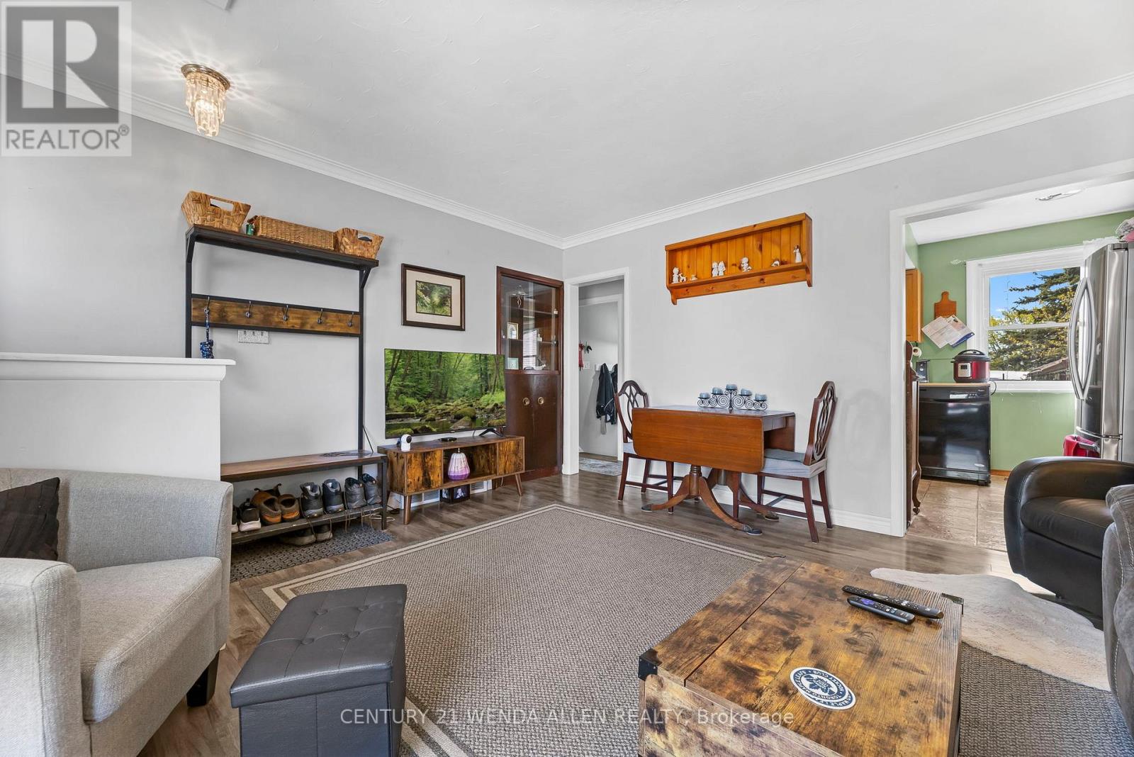 Property at 109 ADELAIDE STREET N image 5