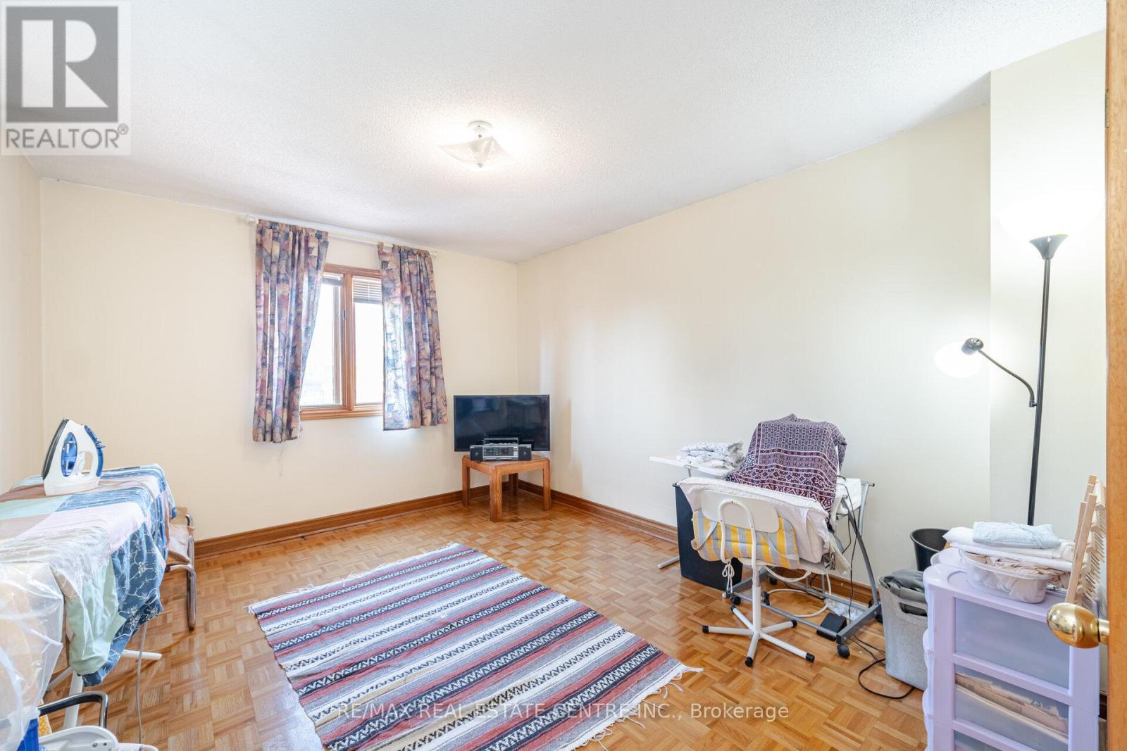 262 Boxmoor Place, Mississauga, Ontario  L5B 3L4 - Photo 31 - W12085184