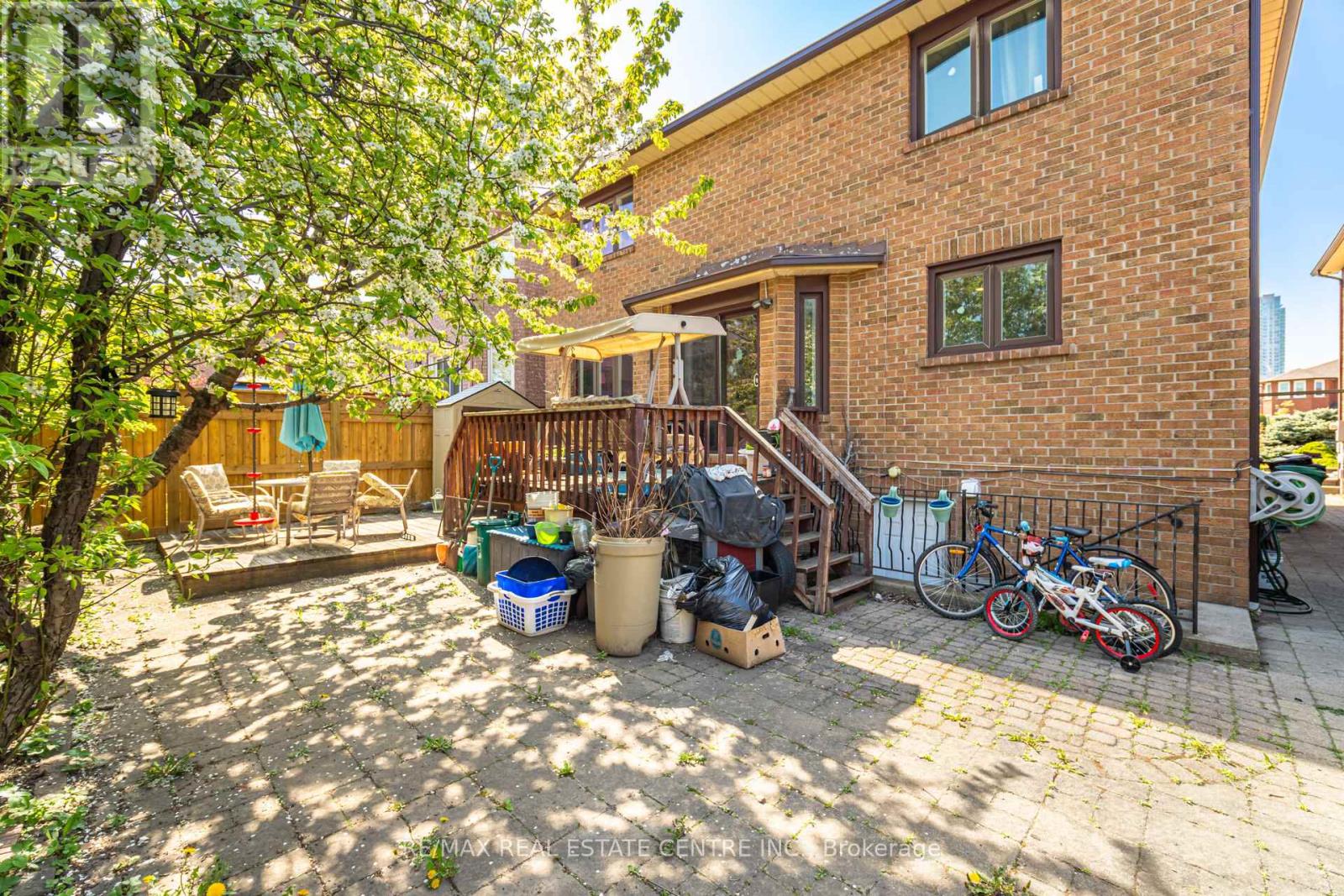 262 Boxmoor Place, Mississauga, Ontario  L5B 3L4 - Photo 40 - W12085184