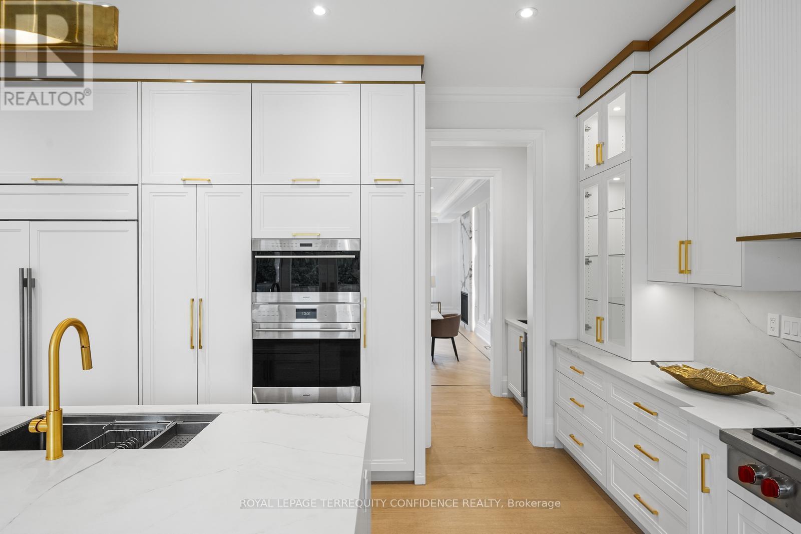 190 Hounslow Avenue, Toronto, Ontario  M2N 2B4 - Photo 13 - C12139044