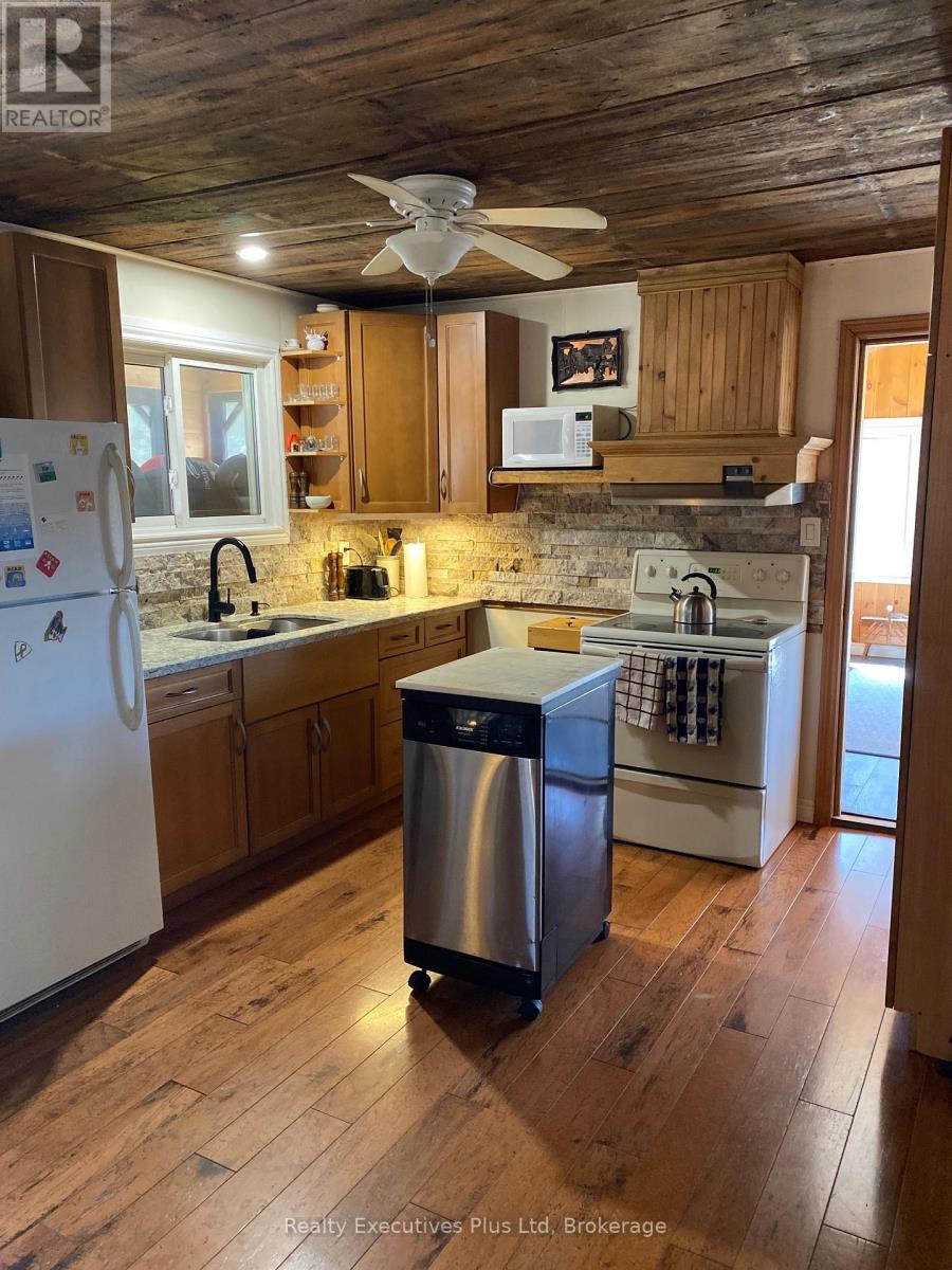 502 Deer Lake Road, Parry Sound Remote Area, Ontario  P0A 1X0 - Photo 11 - X12140241