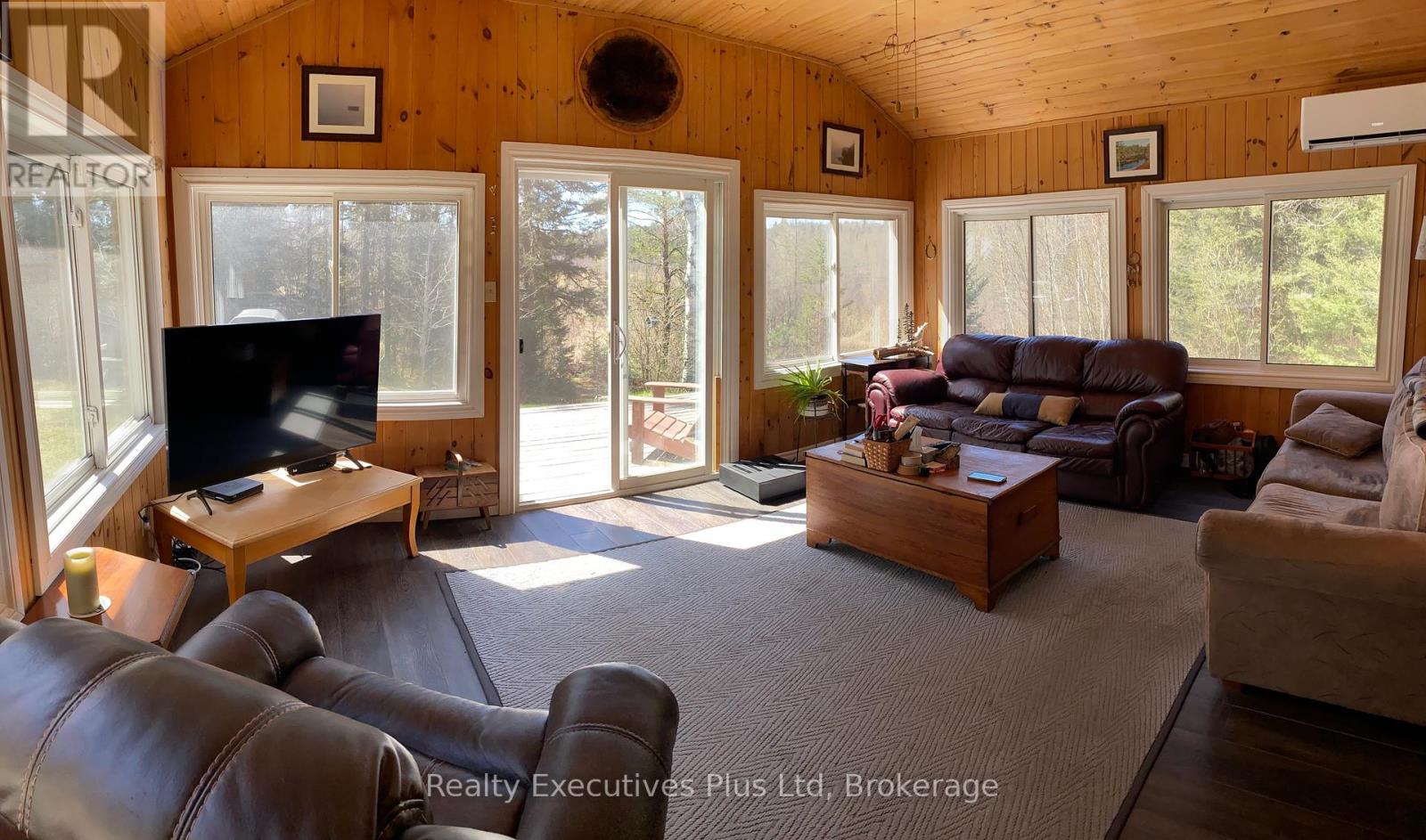 502 Deer Lake Road, Parry Sound Remote Area, Ontario  P0A 1X0 - Photo 17 - X12140241