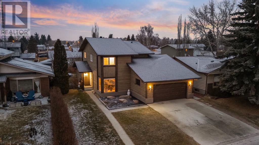 651 Deercroft Way Se, Calgary, Alberta  T2J 5V4 - Photo 3 - A2205633