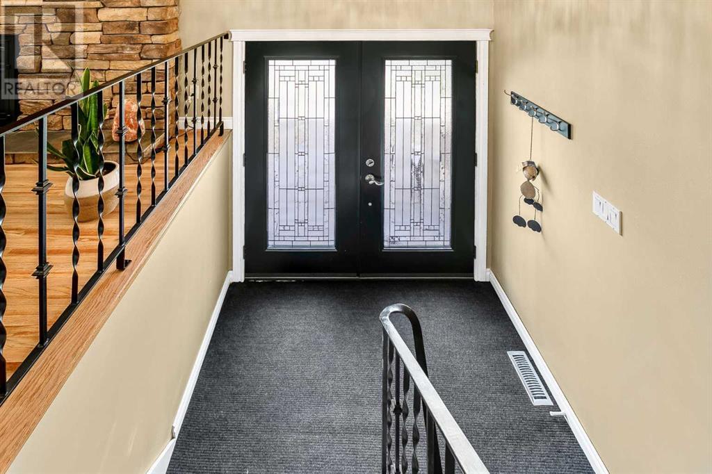 Property at 635 Willingdon Boulevard SE image 3