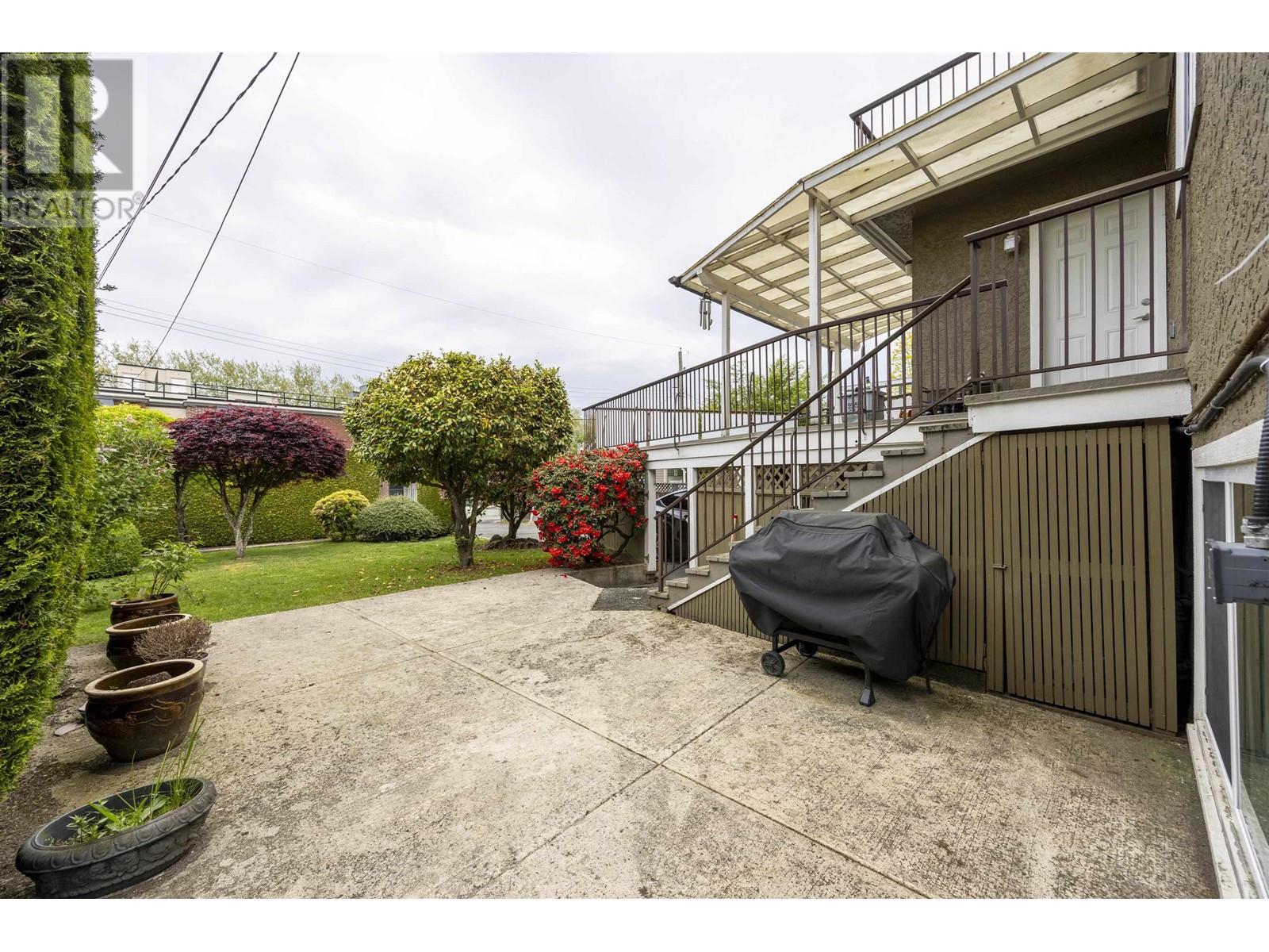 Property at 915 W 33RD AVENUE image 4