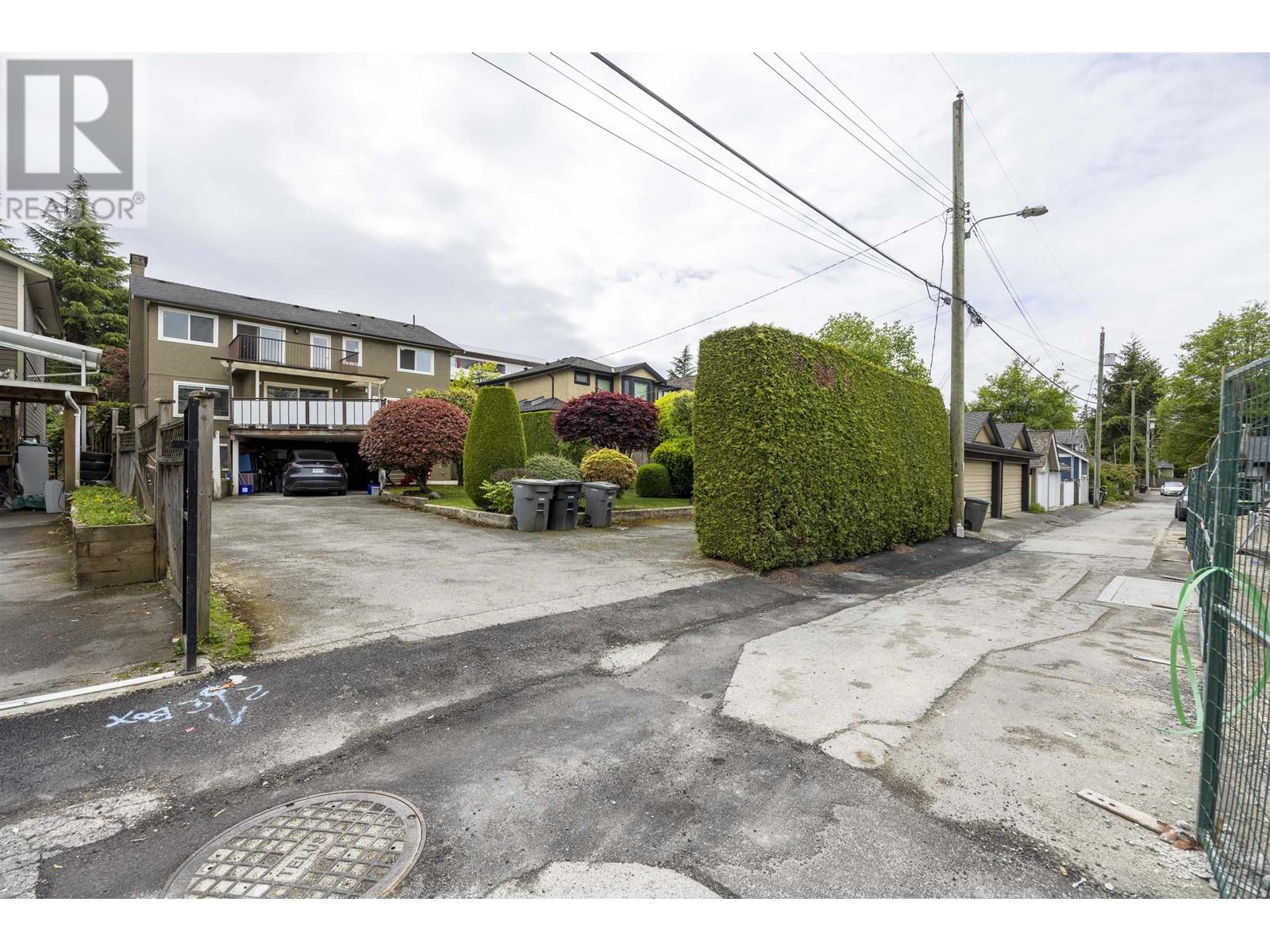 Property at 915 W 33RD AVENUE image 5