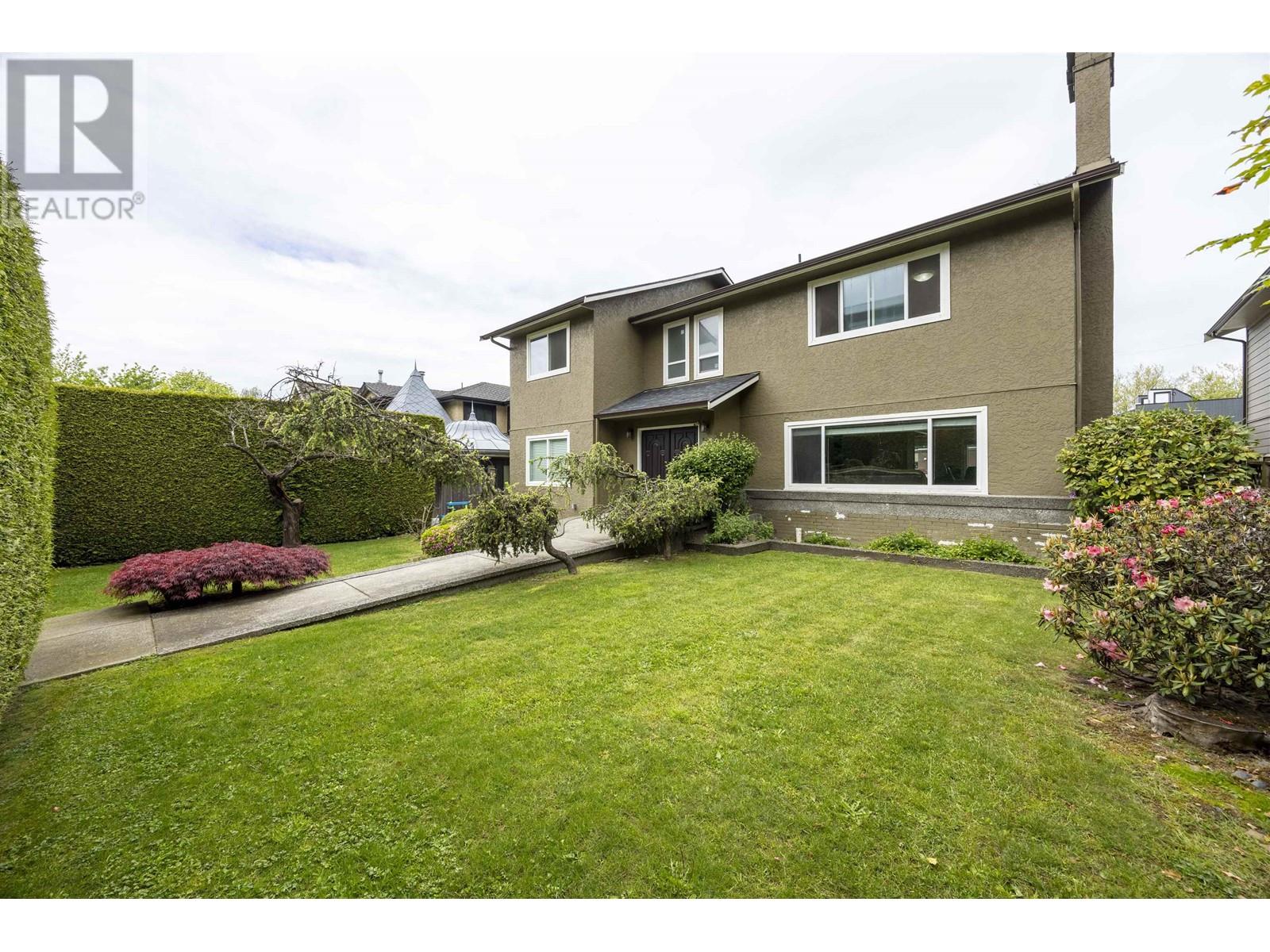 Property at 915 W 33RD AVENUE image 3