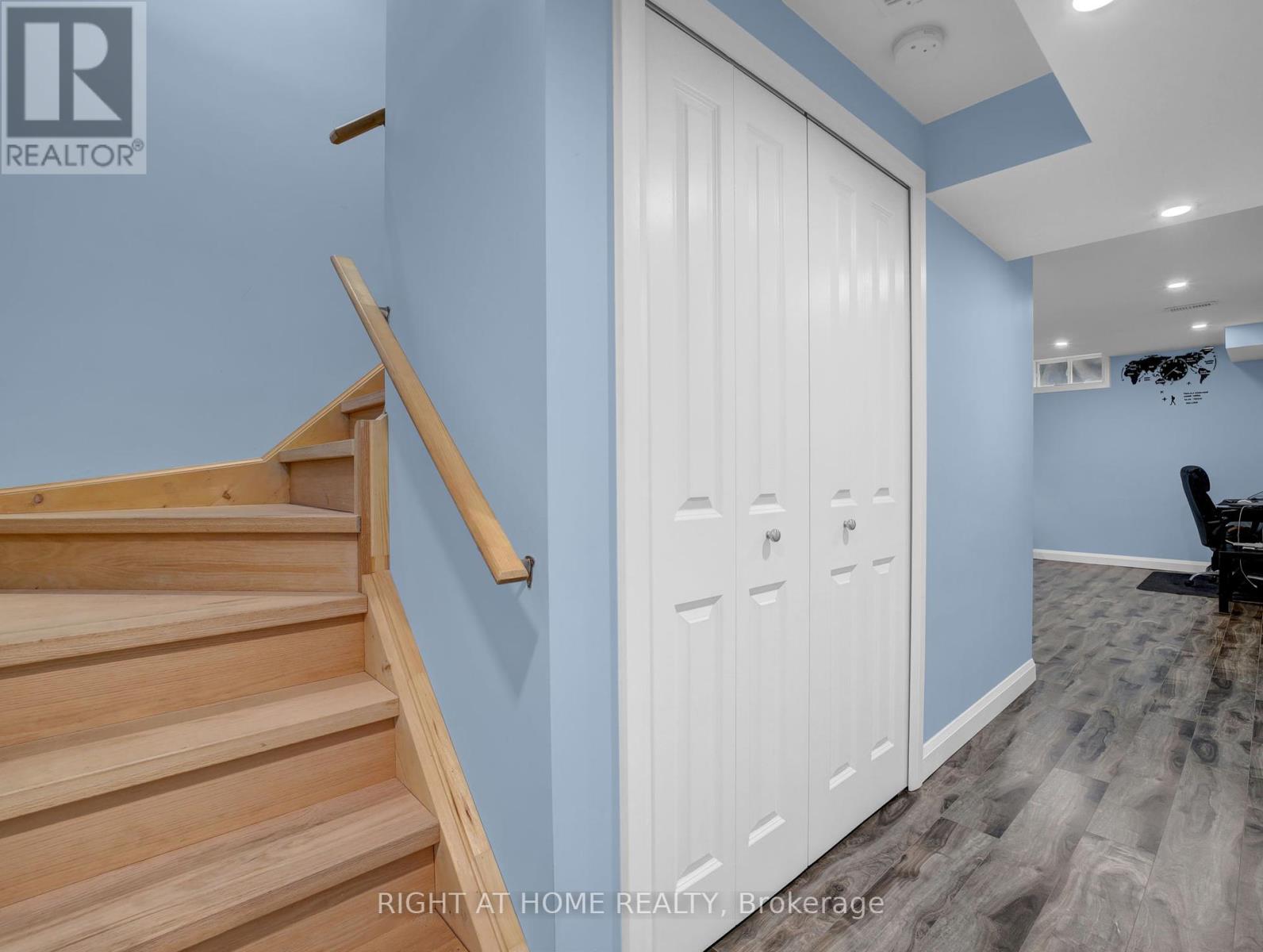 9 Medici Lane, Hamilton, Ontario  L9B 0C8 - Photo 32 - X12136955