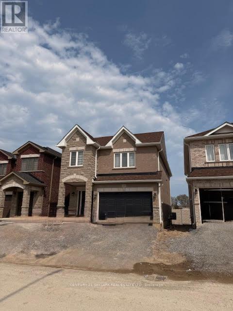 190 Palace Street, Thorold, Ontario  L2V 0N2 - Photo 2 - X12140245