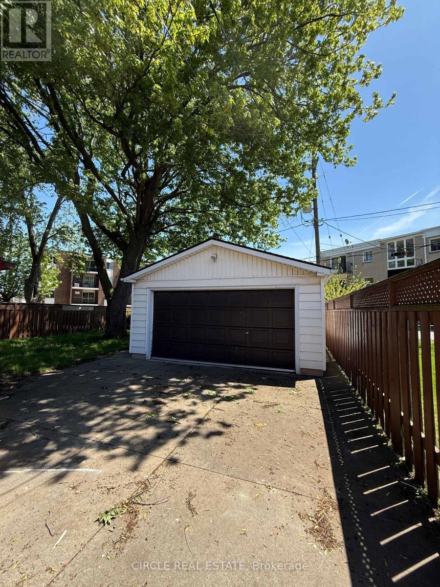 1345 Marlborough Boulevard, Windsor, Ontario  N9C 1Y8 - Photo 11 - X12140248