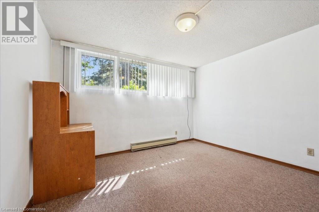 404 Tamarack Drive, Waterloo, Ontario  N2L 4G6 - Photo 25 - 40711272