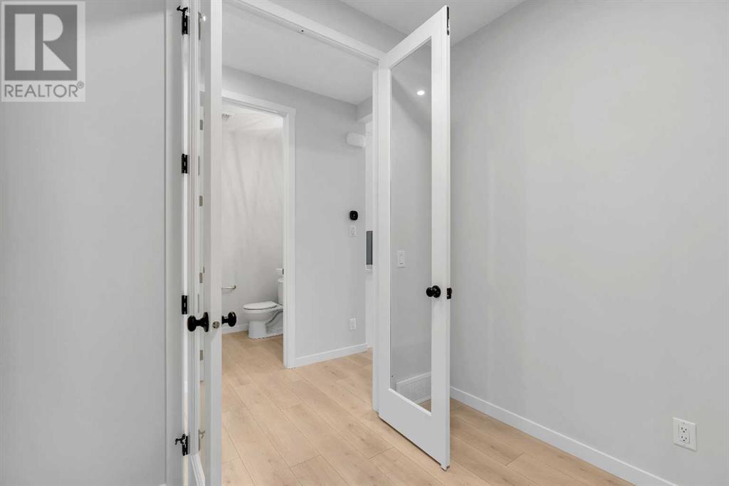 Property at 80 Creekview Manor SW image 5