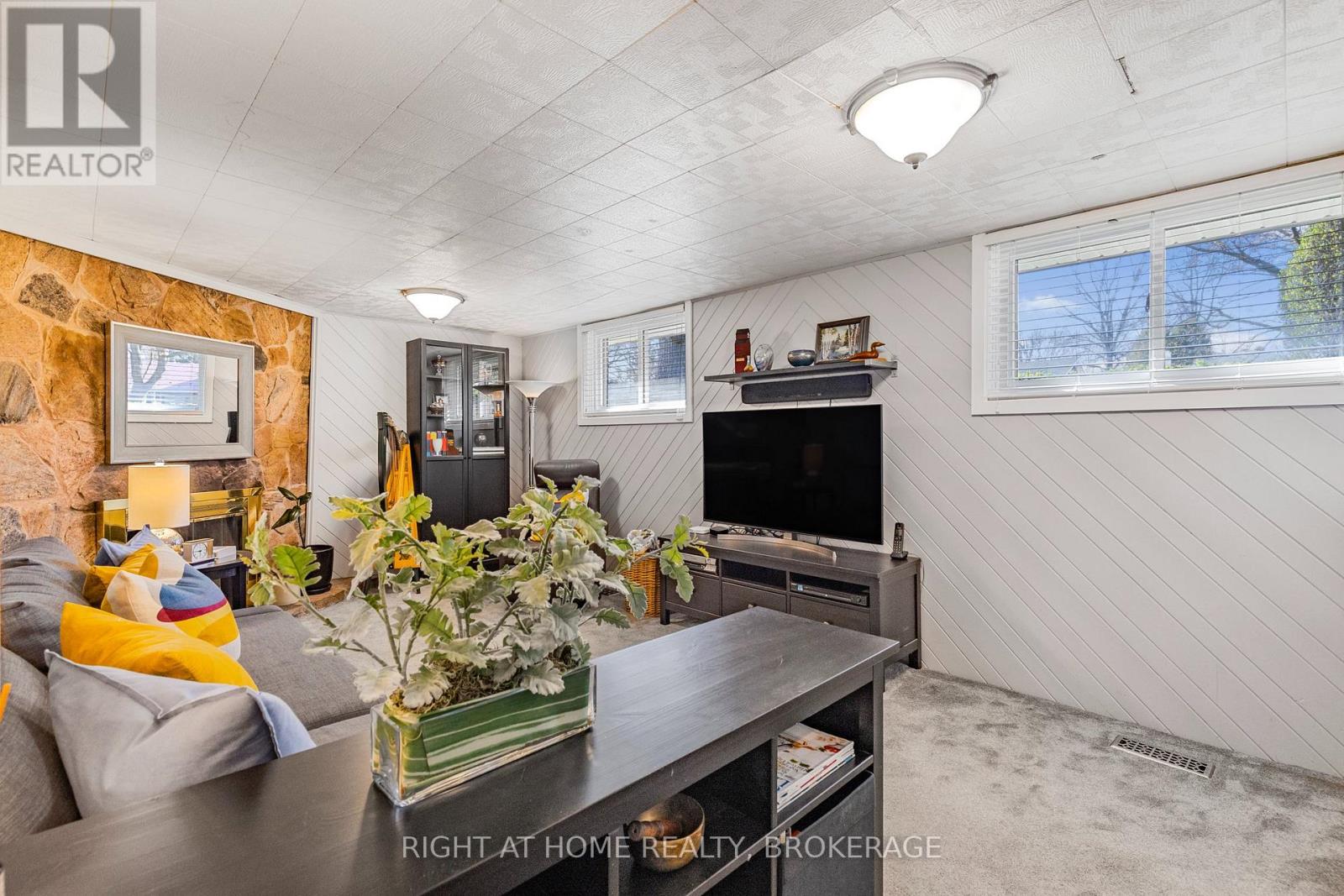 5232 Mulberry Drive, Burlington, Ontario  L7L 3P4 - Photo 30 - W12129923