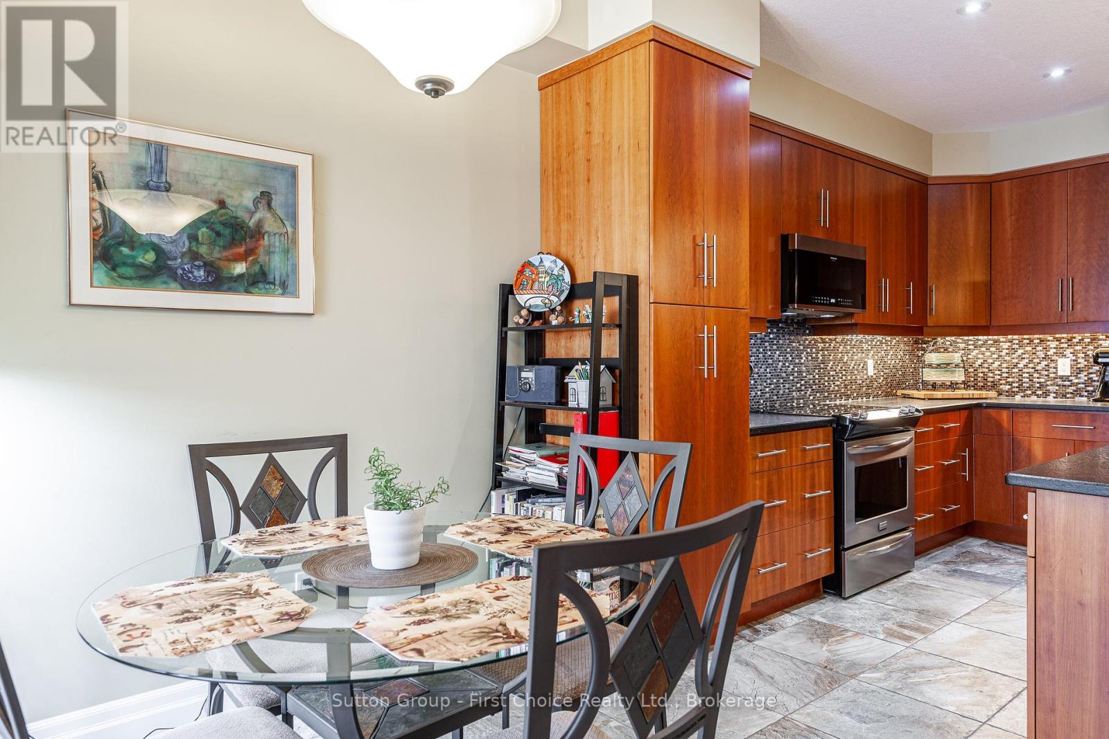 138 Oak Park Drive, Waterloo, Ontario N2K 0B3 - Photo 10 - X12140279