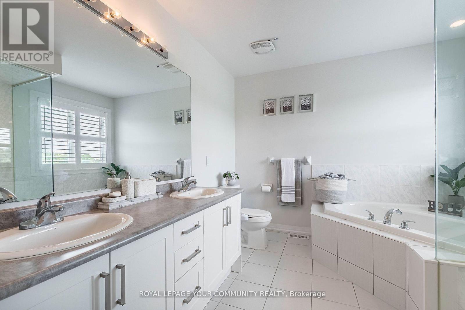 259 Chelsea Crescent, Bradford West Gwillimbury, Ontario  L3Z 4G7 - Photo 23 - N12124627
